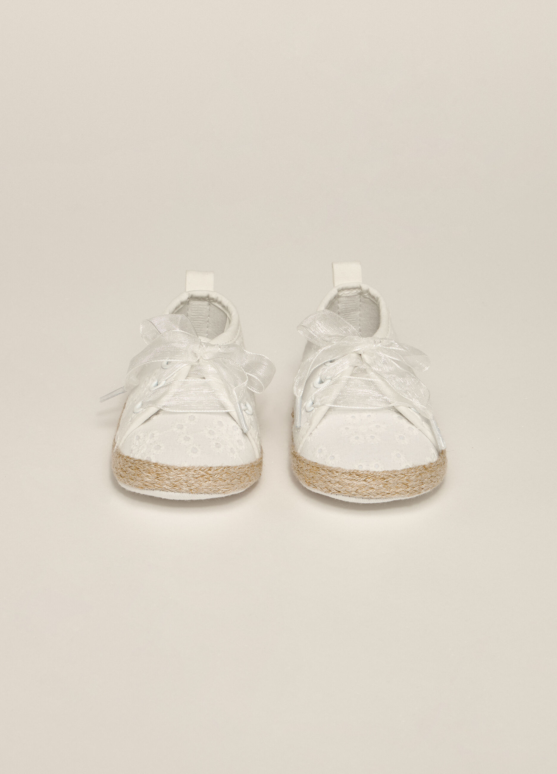 Scarpe in Sangallo IANA neonata