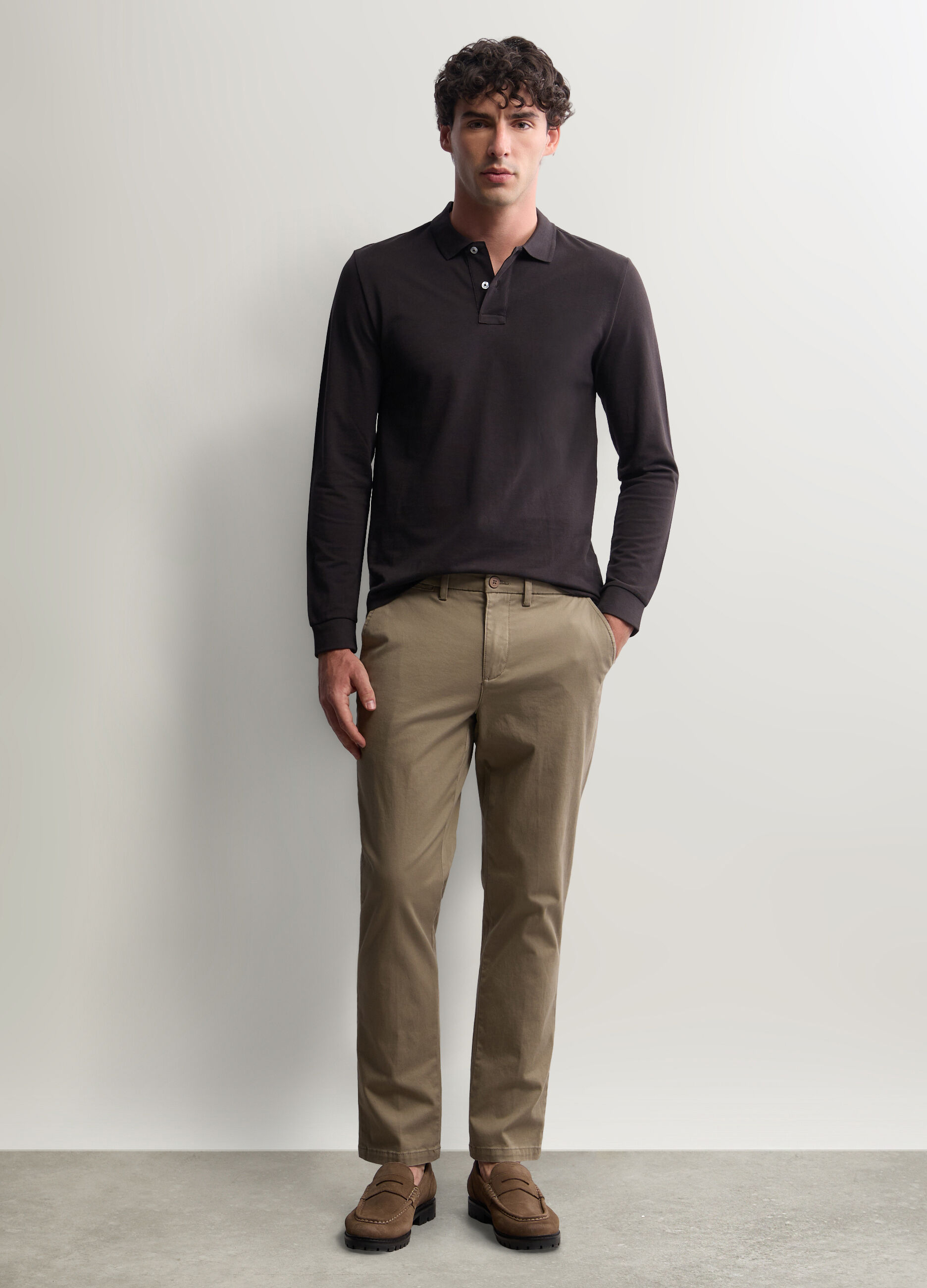 Pantaloni chino slim fit in cotone stretch uomo_0