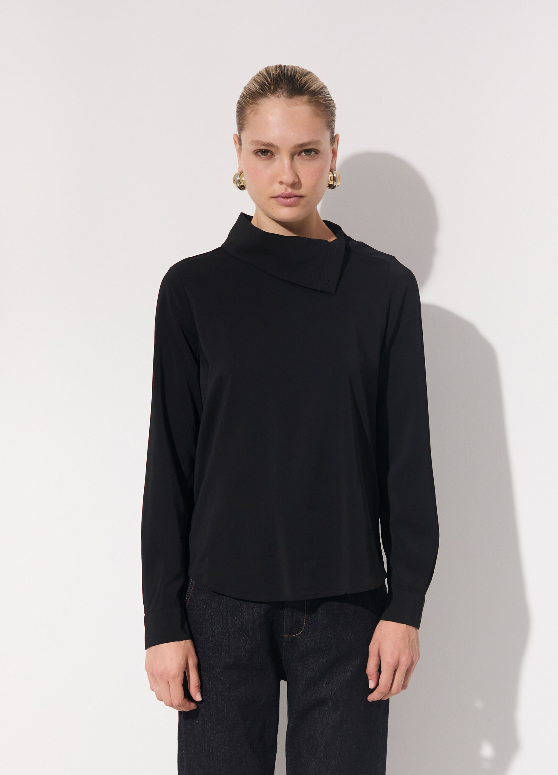 Camicia in viscosa crêpe a collo alto donna_1