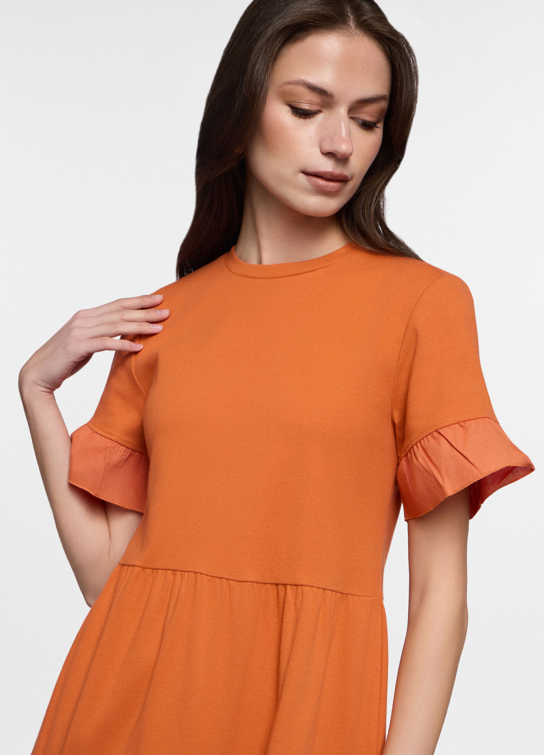 Abito corto a balze in costina di cotone stretch donna_2