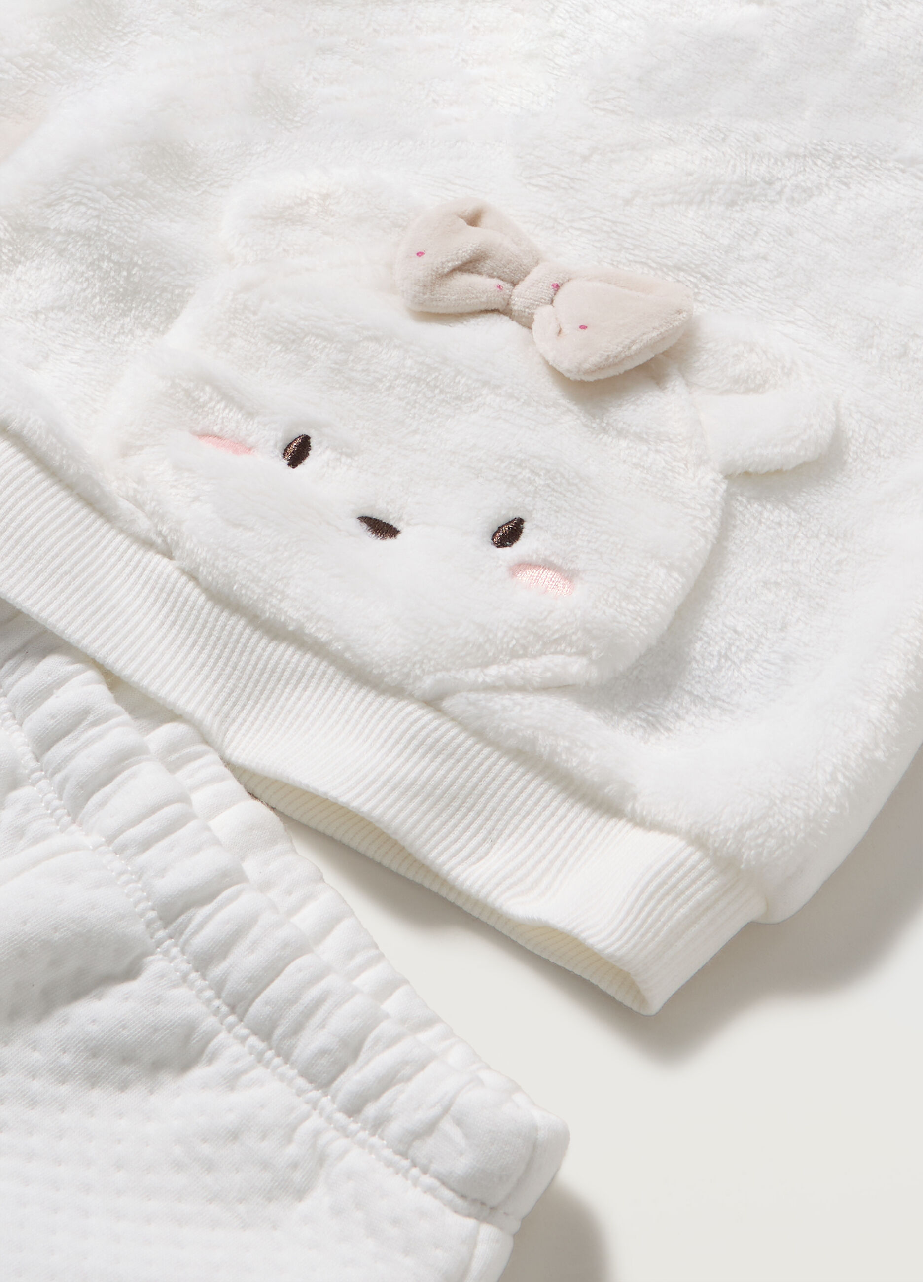 Completino in matelass&eacute; di misto cotone neonata_1