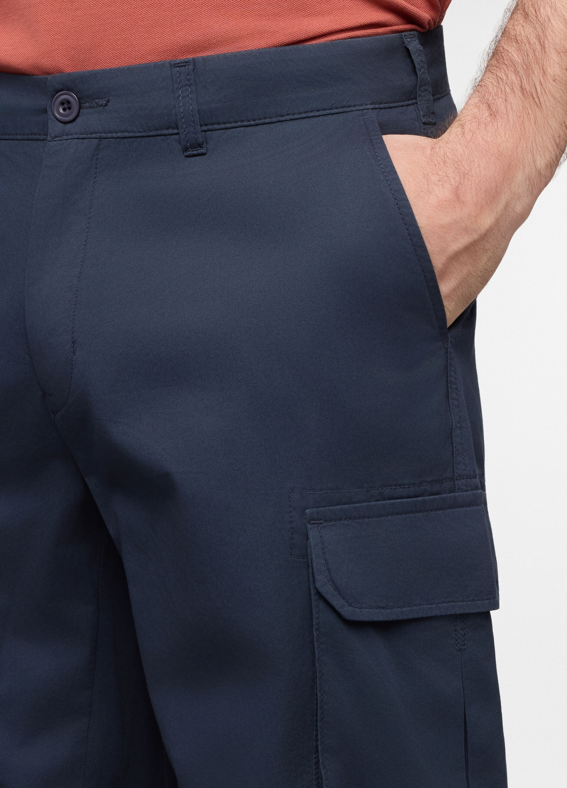 Bermuda cargo in twill di cotone uomo_2