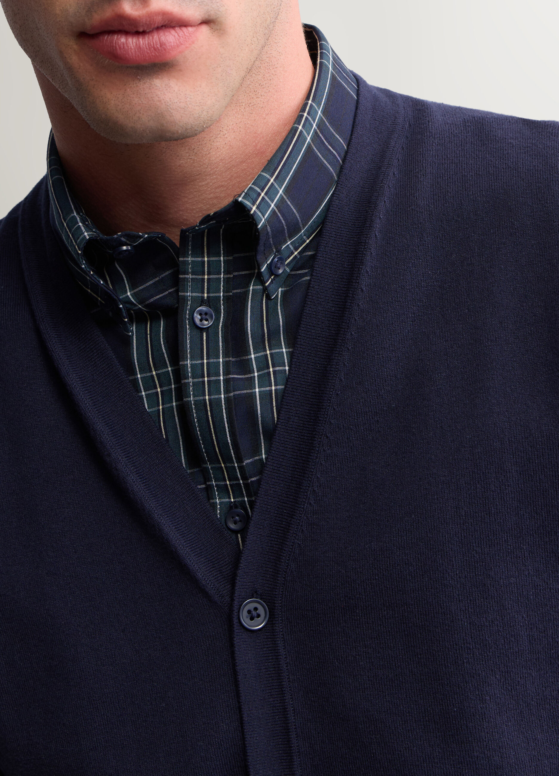 Gilet in maglia con scollo a V uomo_2