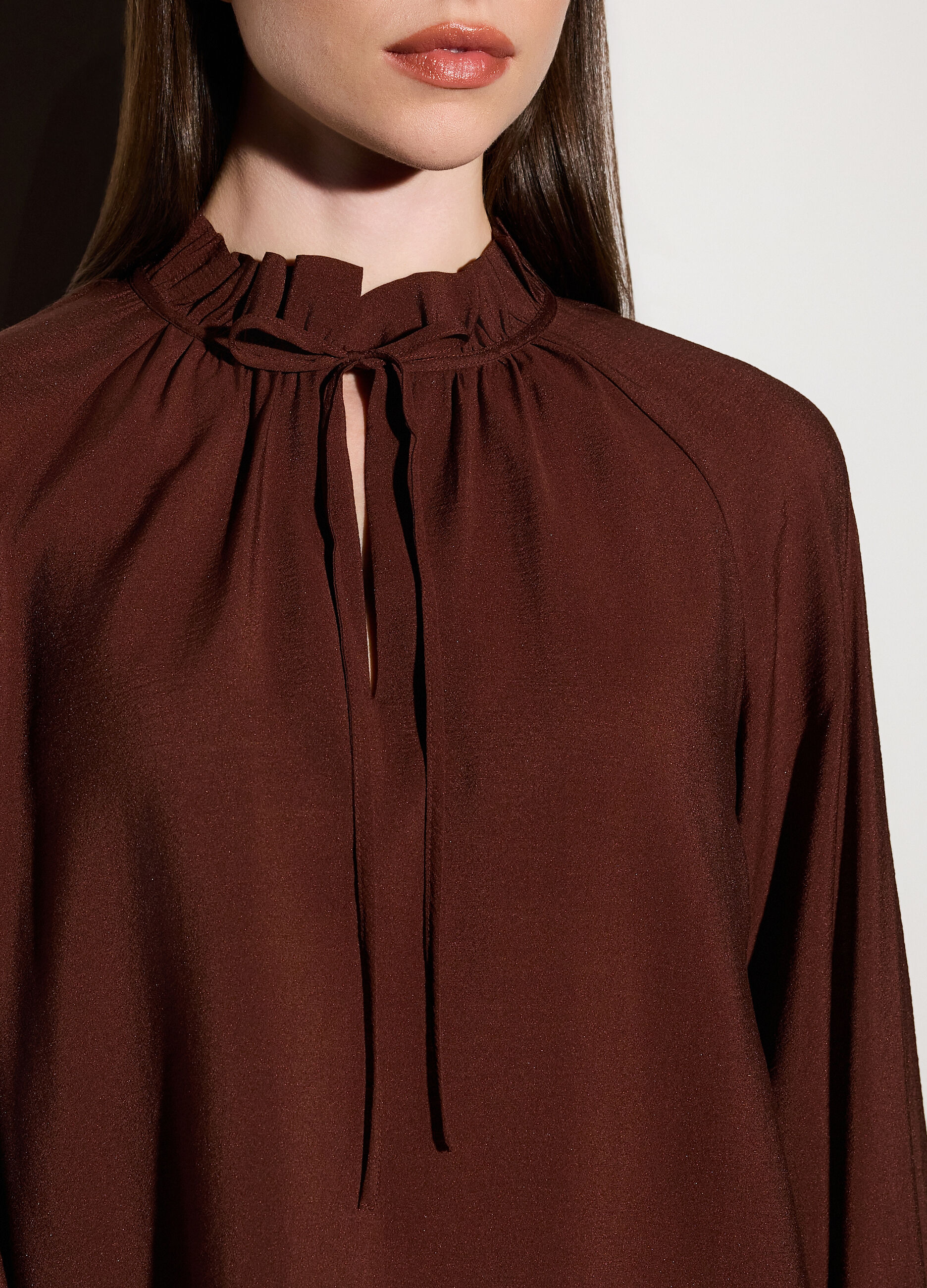 Blusa con scollo a goccia donna_3