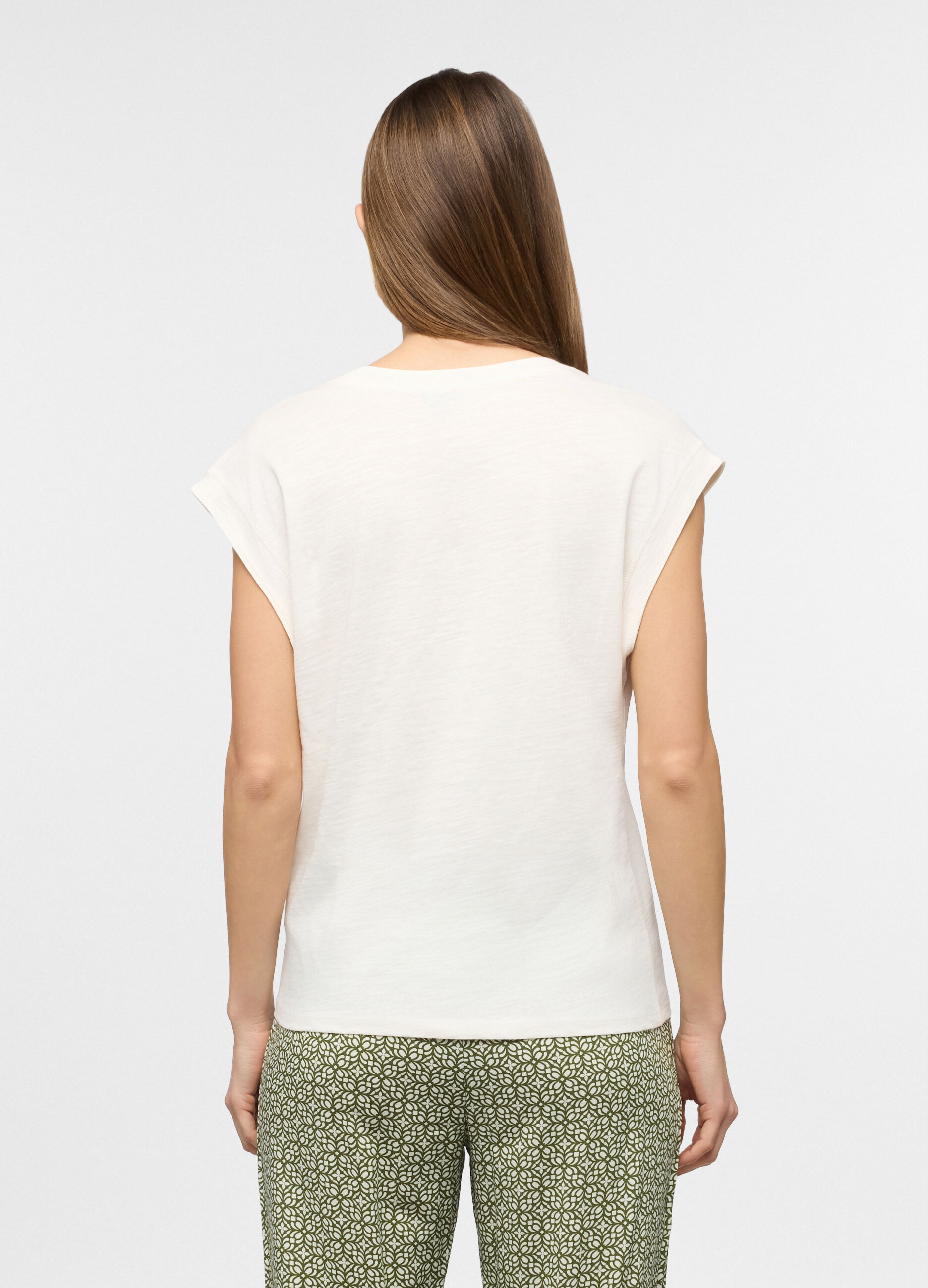 T-shirt con scollo a V donna_1