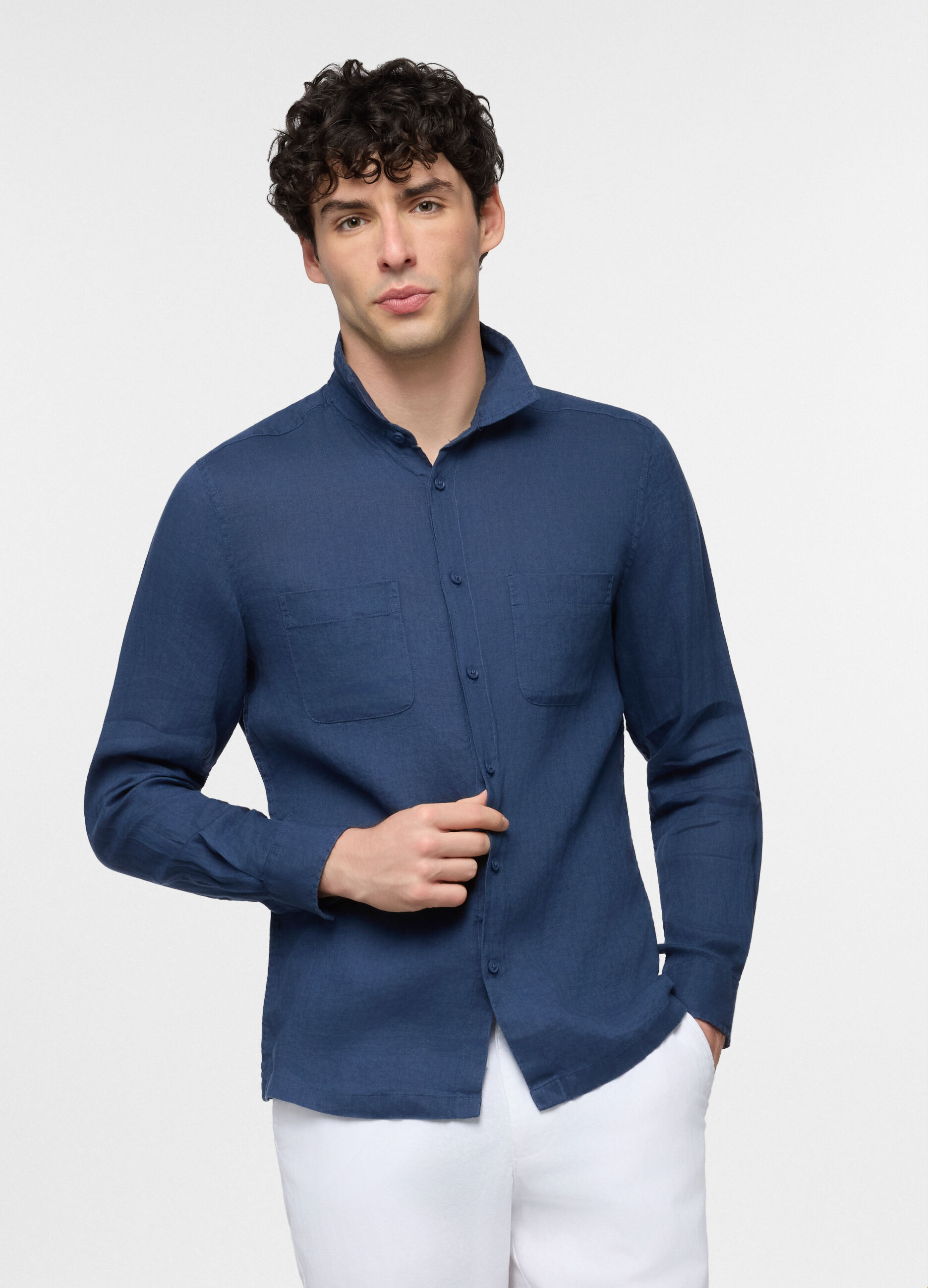 Camicia regular fit in lino con collo classico e doppia tasca uomo_0