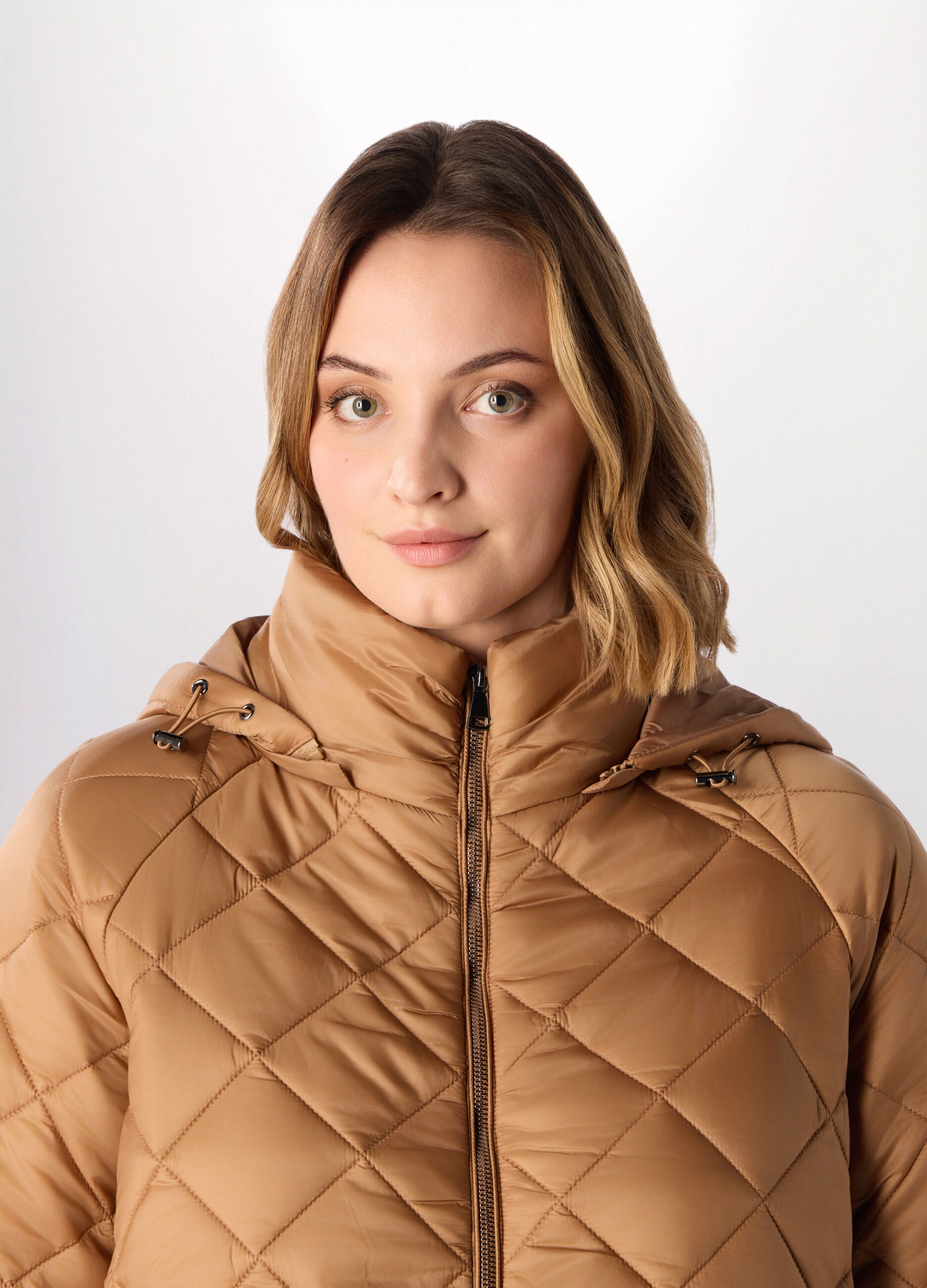 Giubbino imbottito con cappuccio donna curvy_2