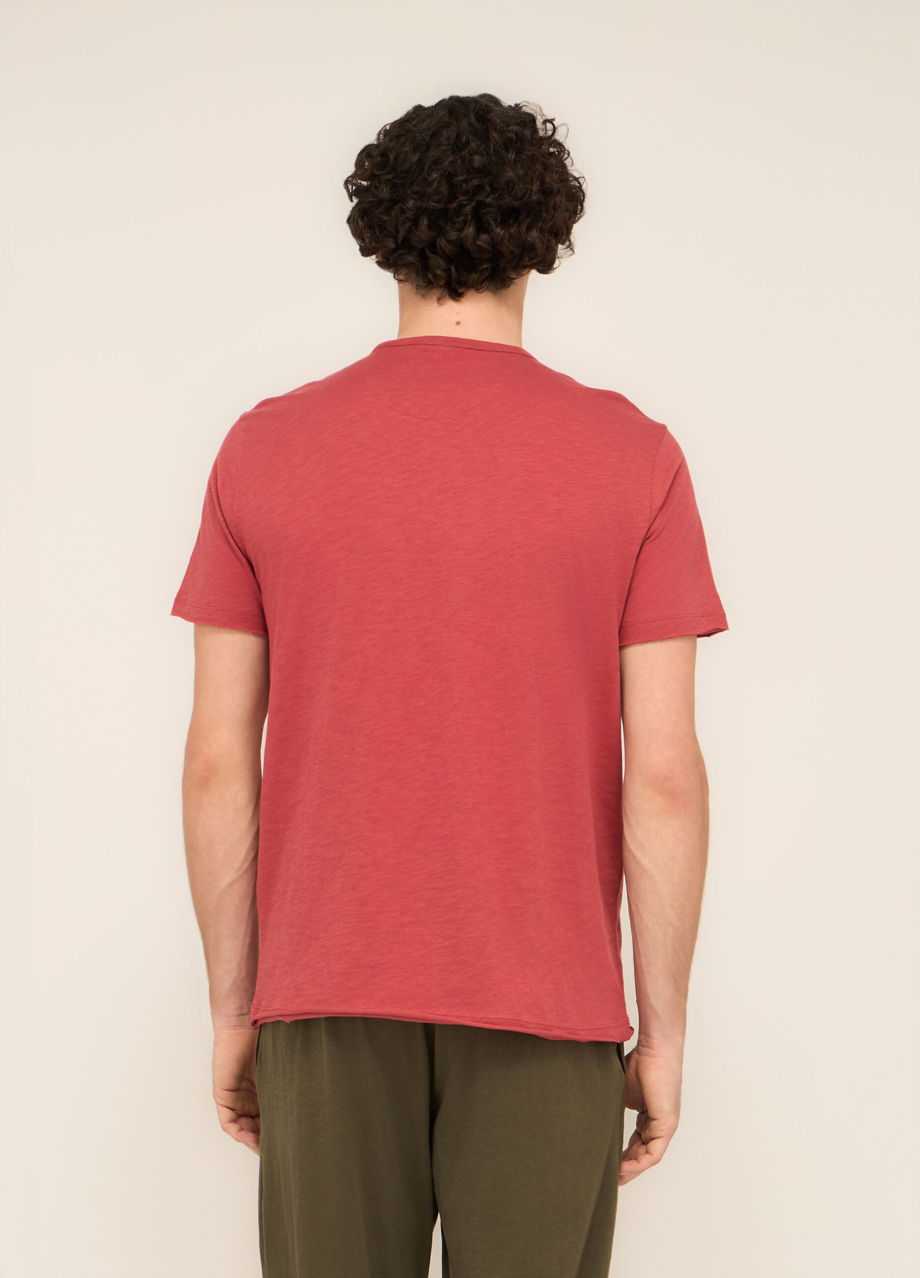 T-shirt collo serafino in cotone uomo_1