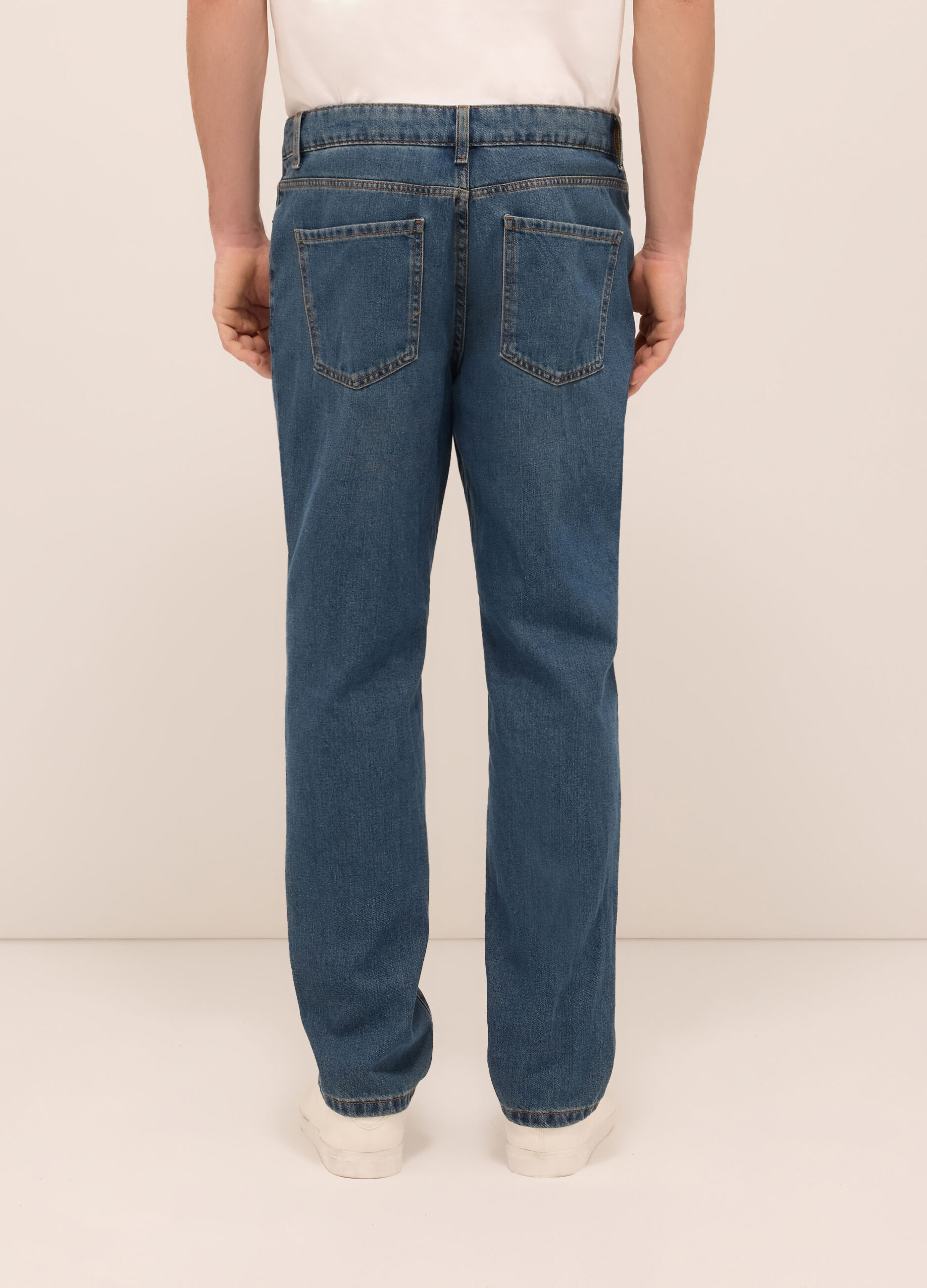 Jeans 5 tasche regular fit in denim di cotone misto lyocell uomo_1