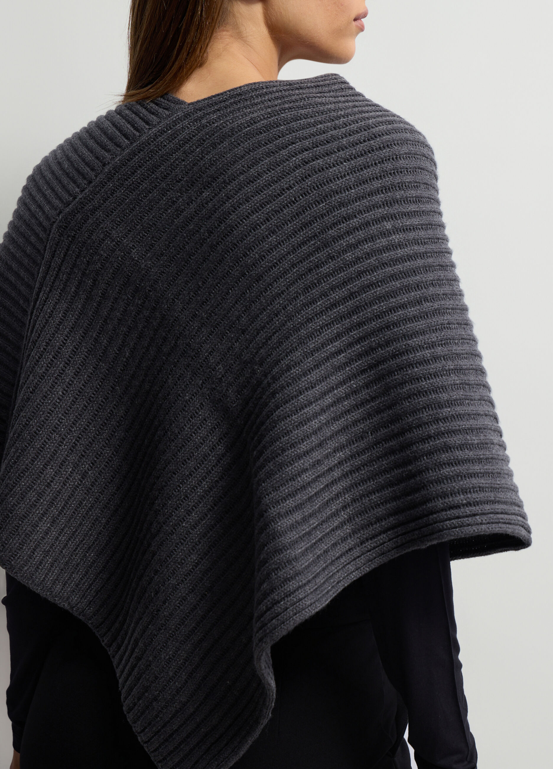 Poncho girocollo in costina donna_2