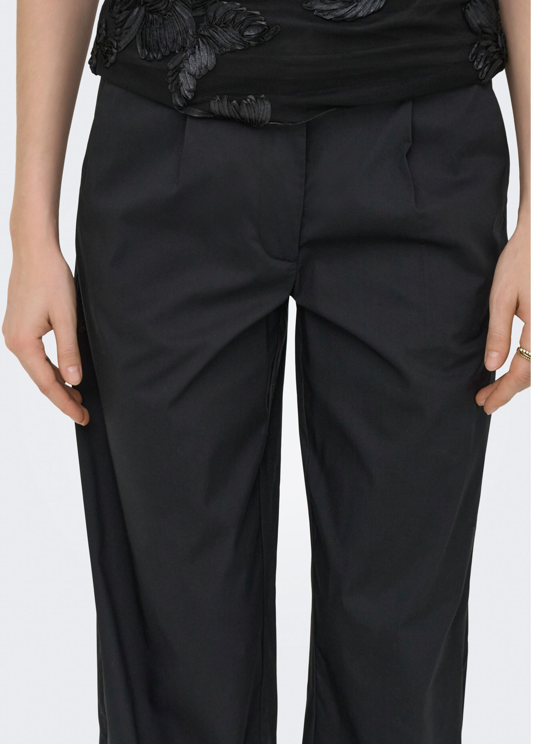 Pantaloni loose fit_3