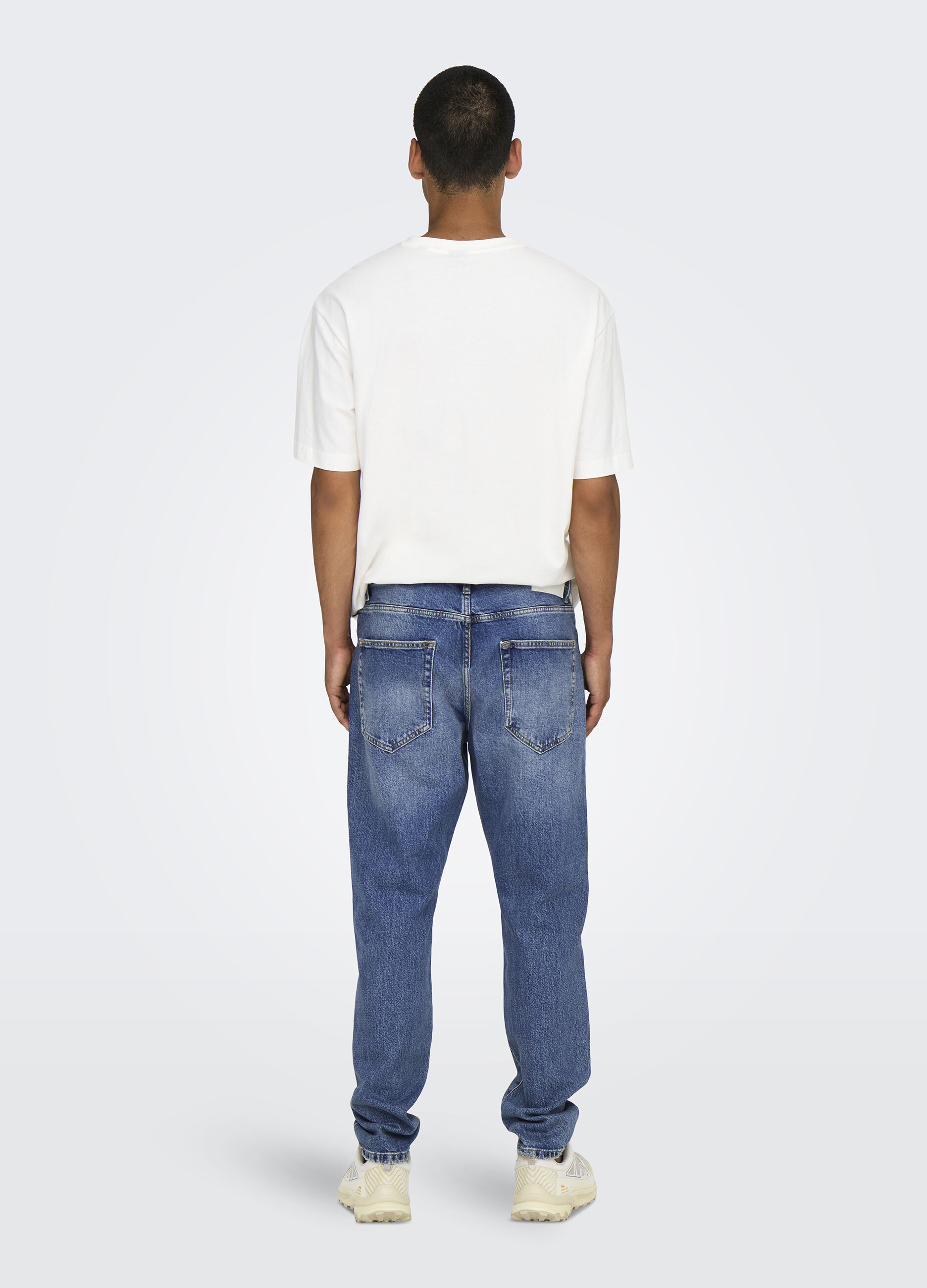Jeans regular fit in denim sbiadito uomo_1
