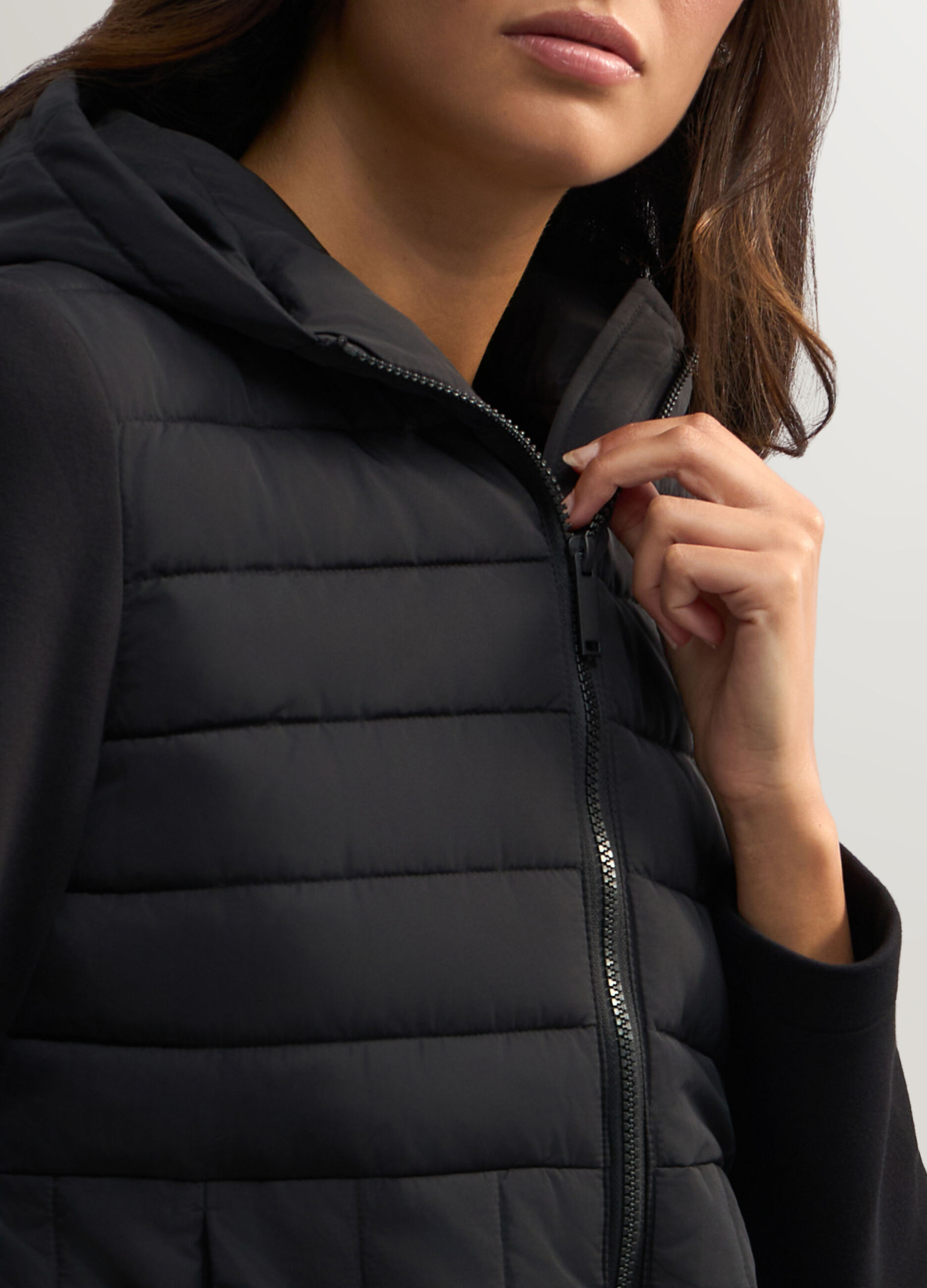 Giubbino imbottito ultra leggero con cappuccio donna_2