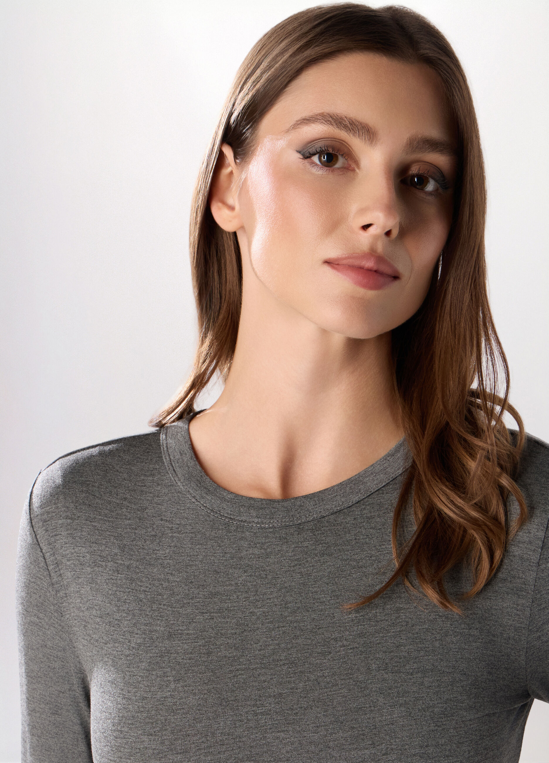 T-shirt a maniche lunghe tinta unita donna_2
