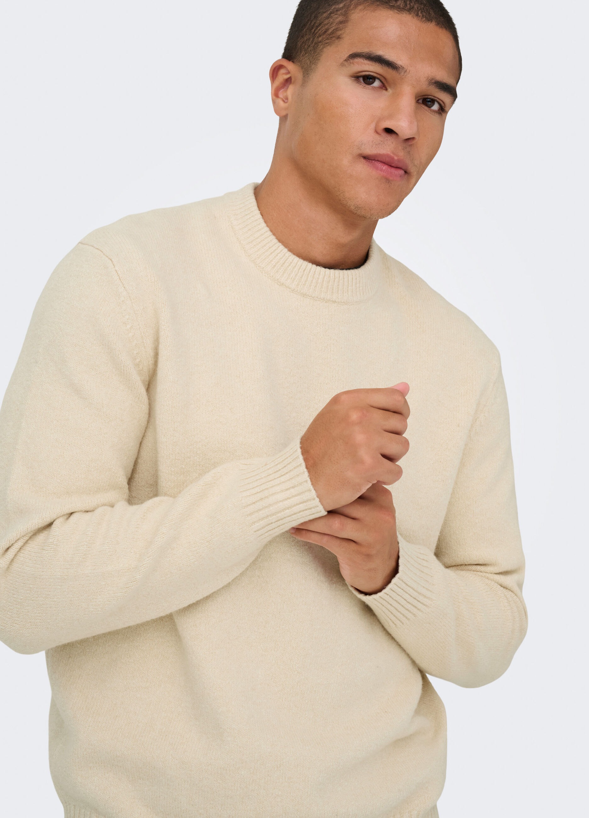 Maglione girocollo con profili a costine uomo_3