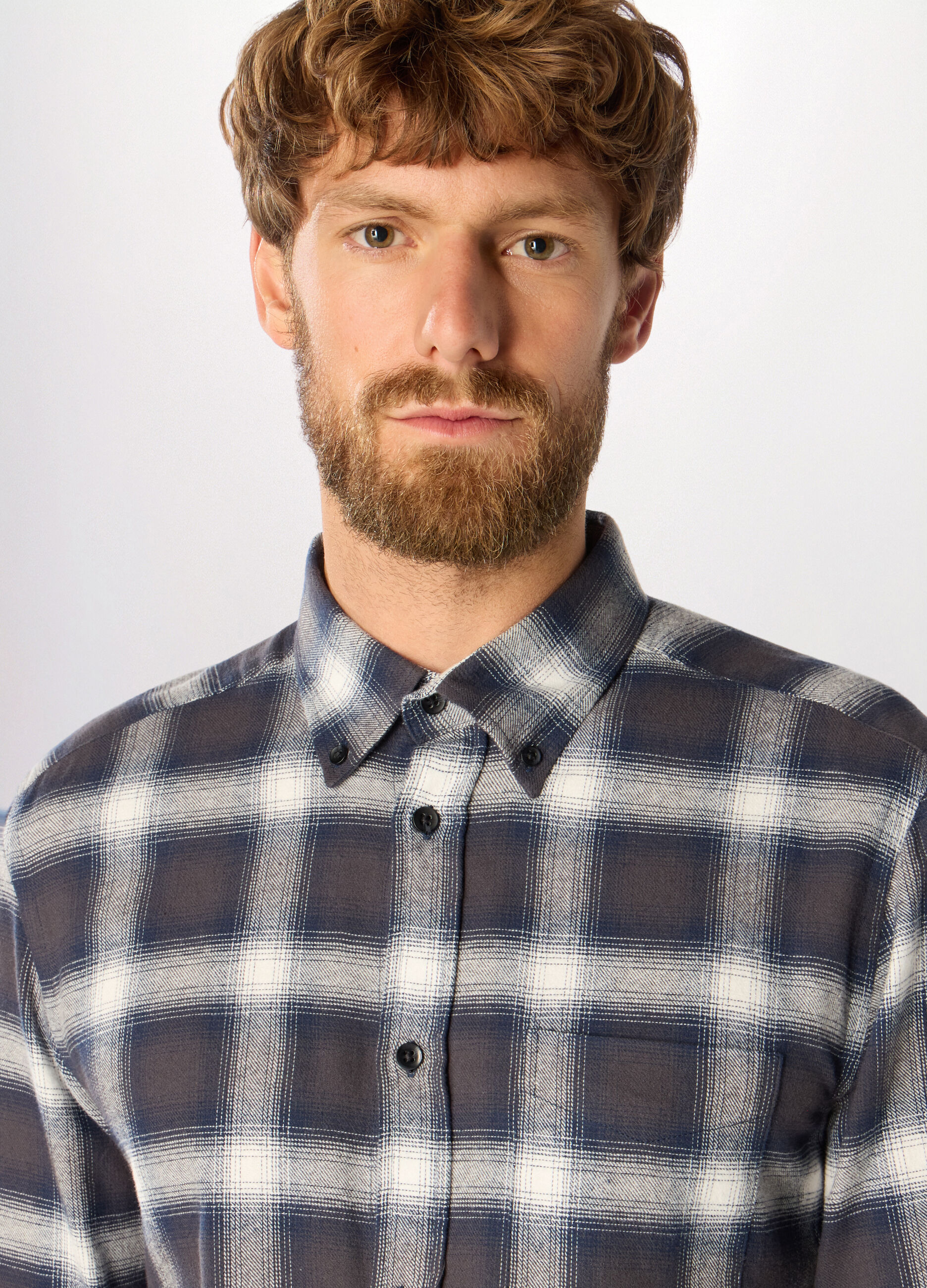 Camicia slim fit in cotone a quadri uomo_2