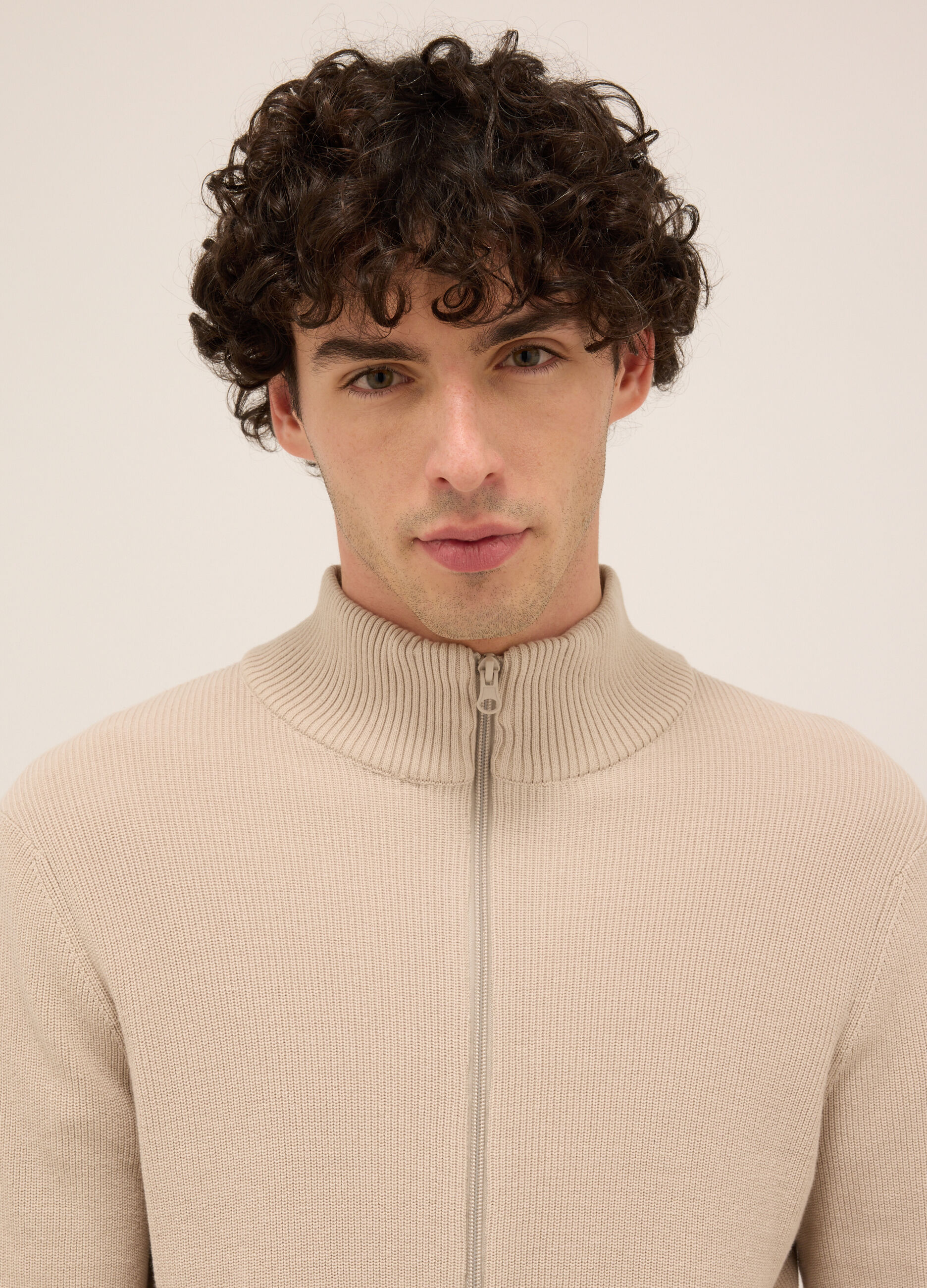 Cardigan lupetto con zip in puro cotone uomo_2
