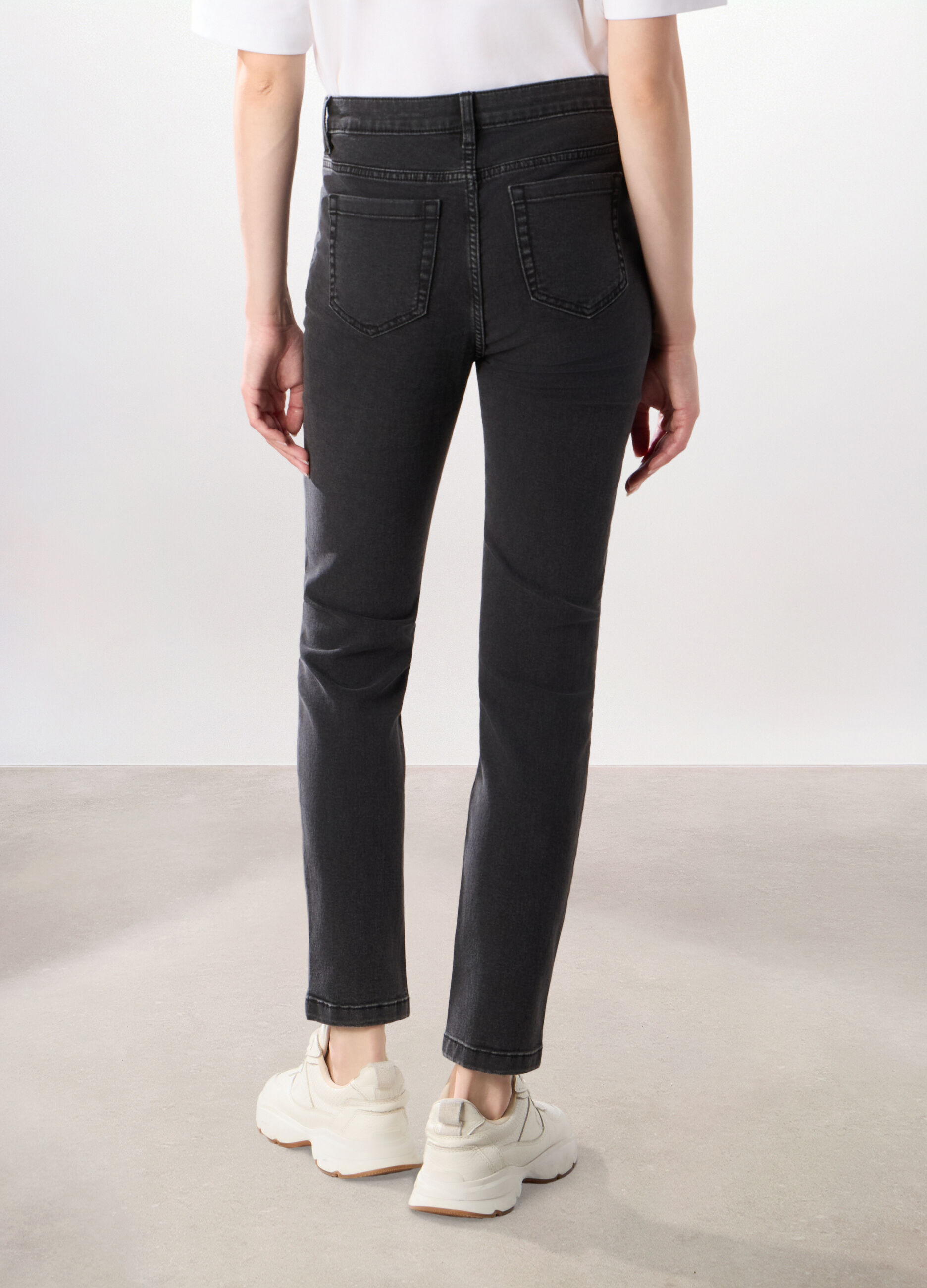Pantaloni in denim misto cotone donna_1