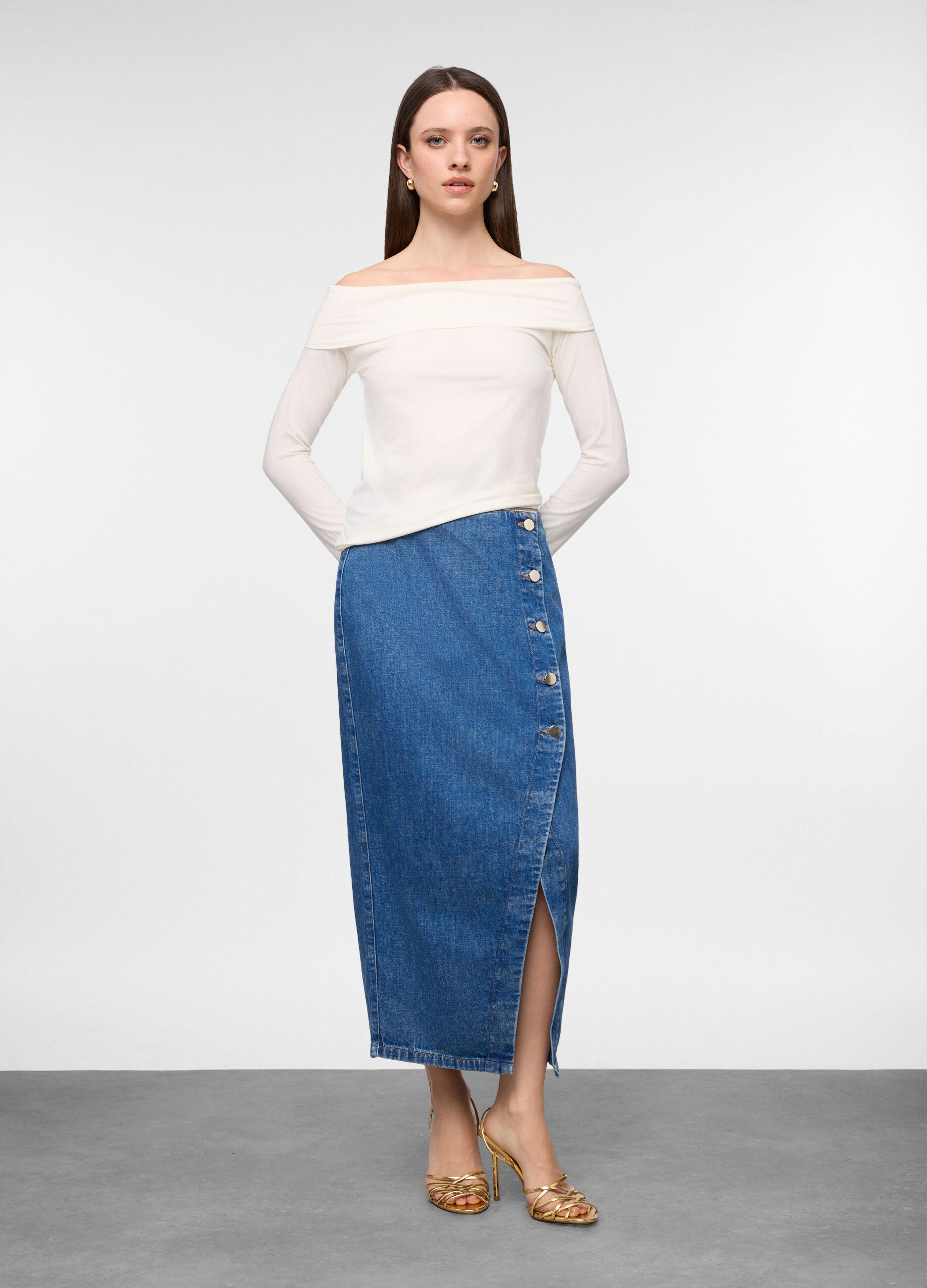 T-shirt con scollo a barchetta slim fit donna_0