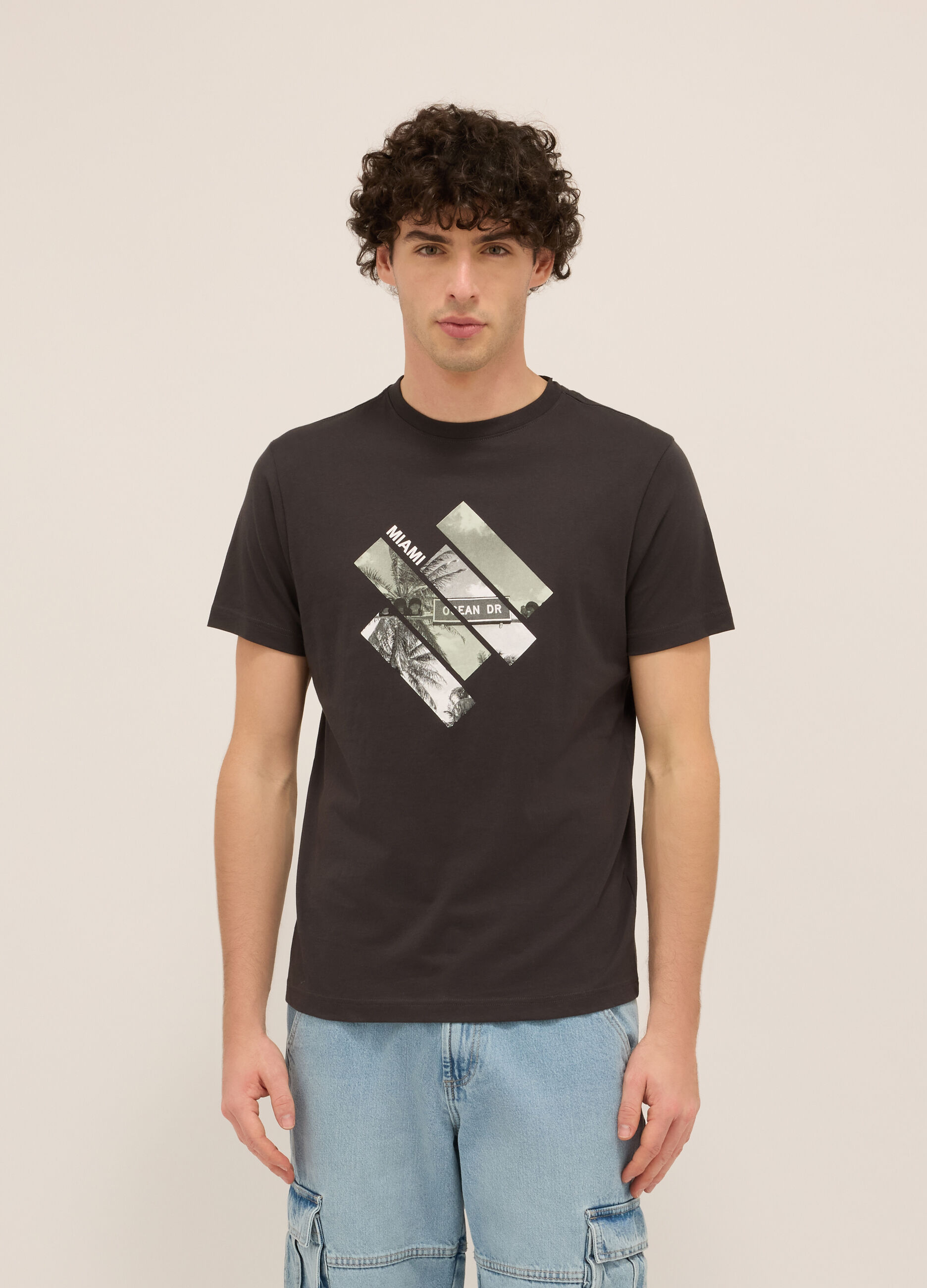 T-shirt girocollo in cotone con stampa uomo_0