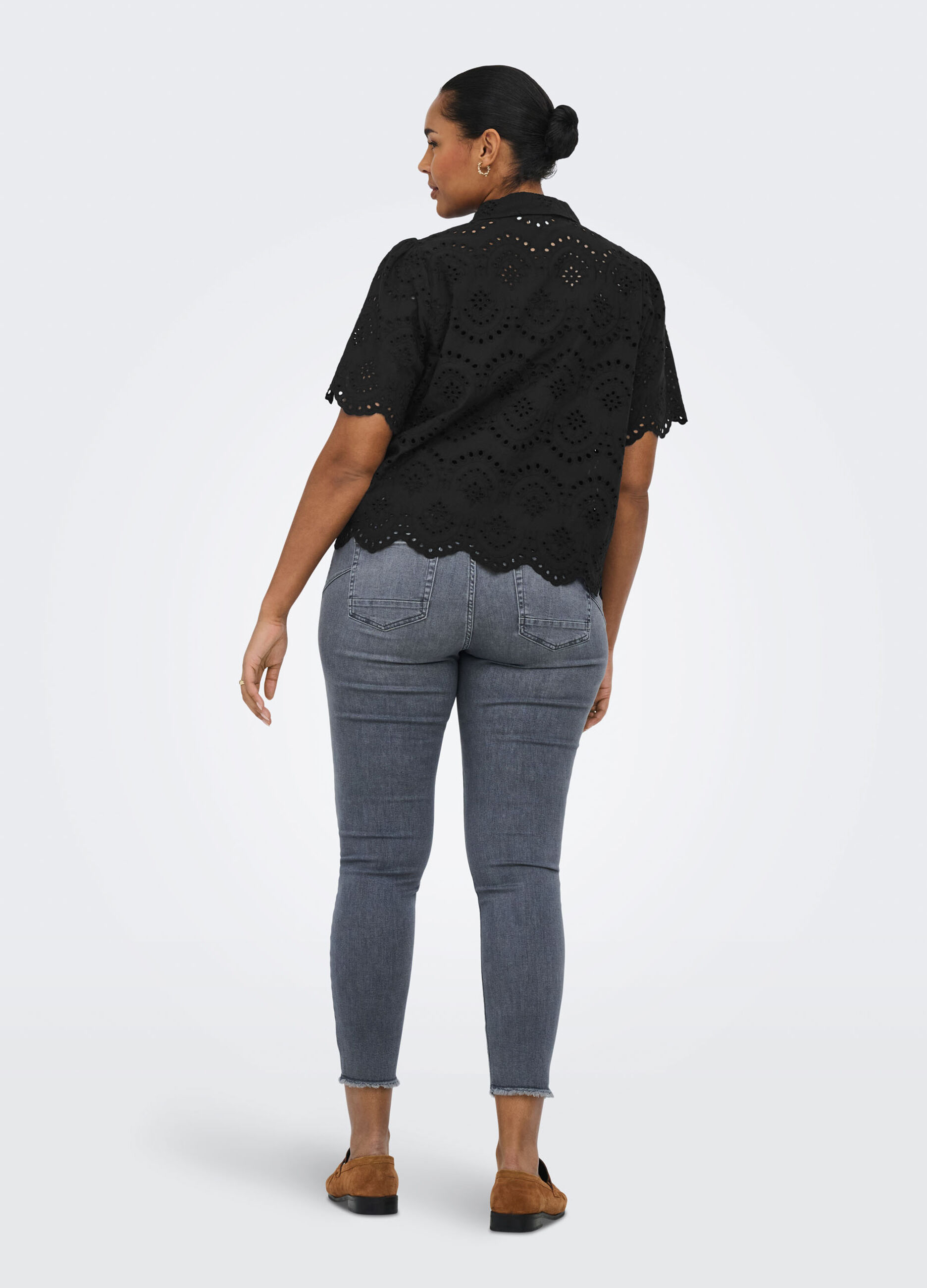 Camicia a maniche corte con maniche a sbuffo_1