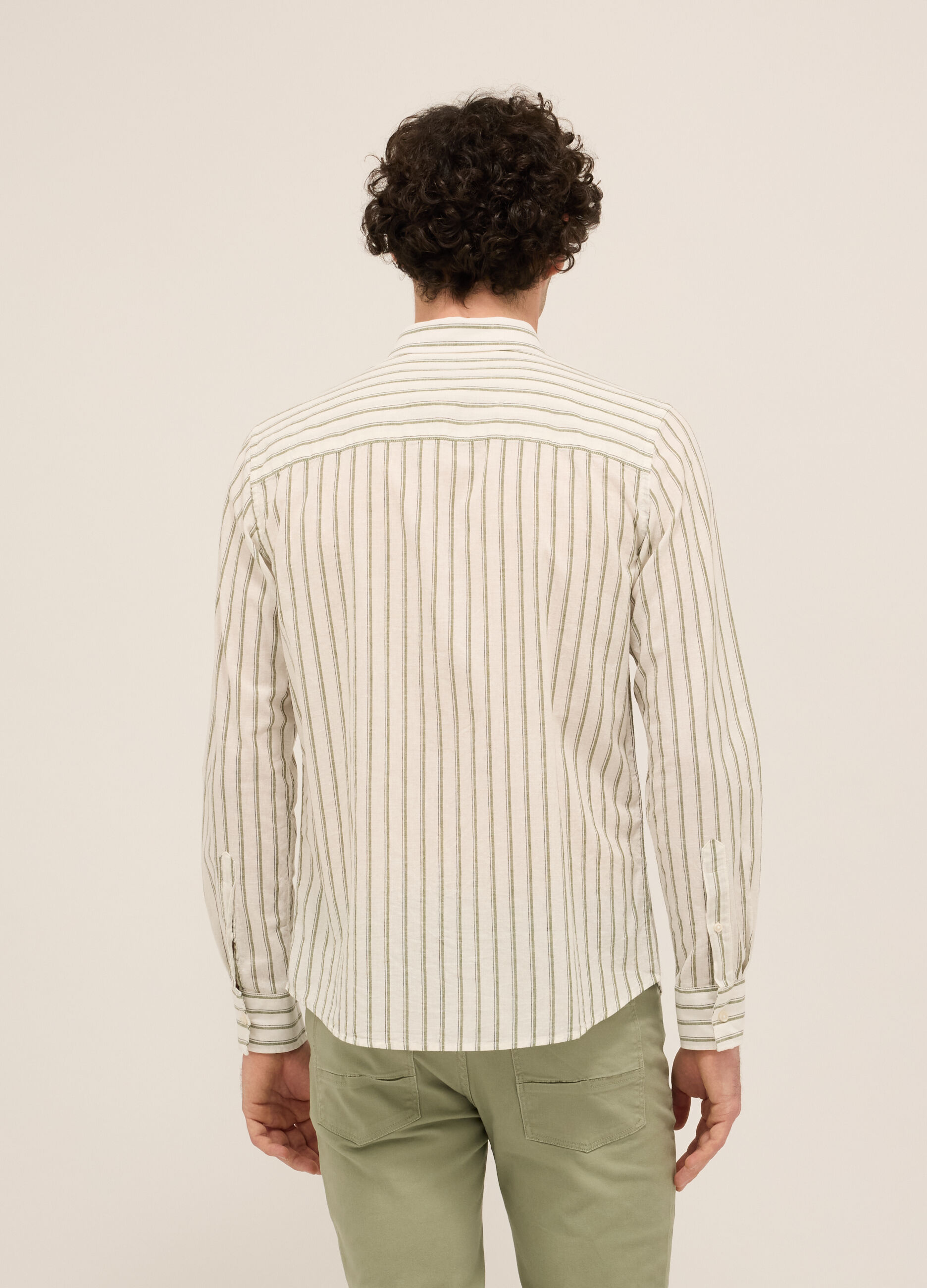 Camicia regular fit in cotone e lino a righe uomo_1