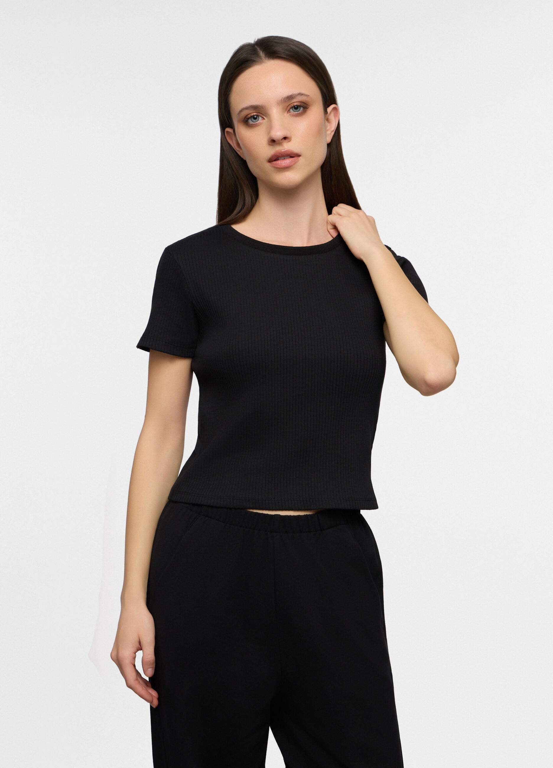 T-shirt girocollo in costina stretch donna_0