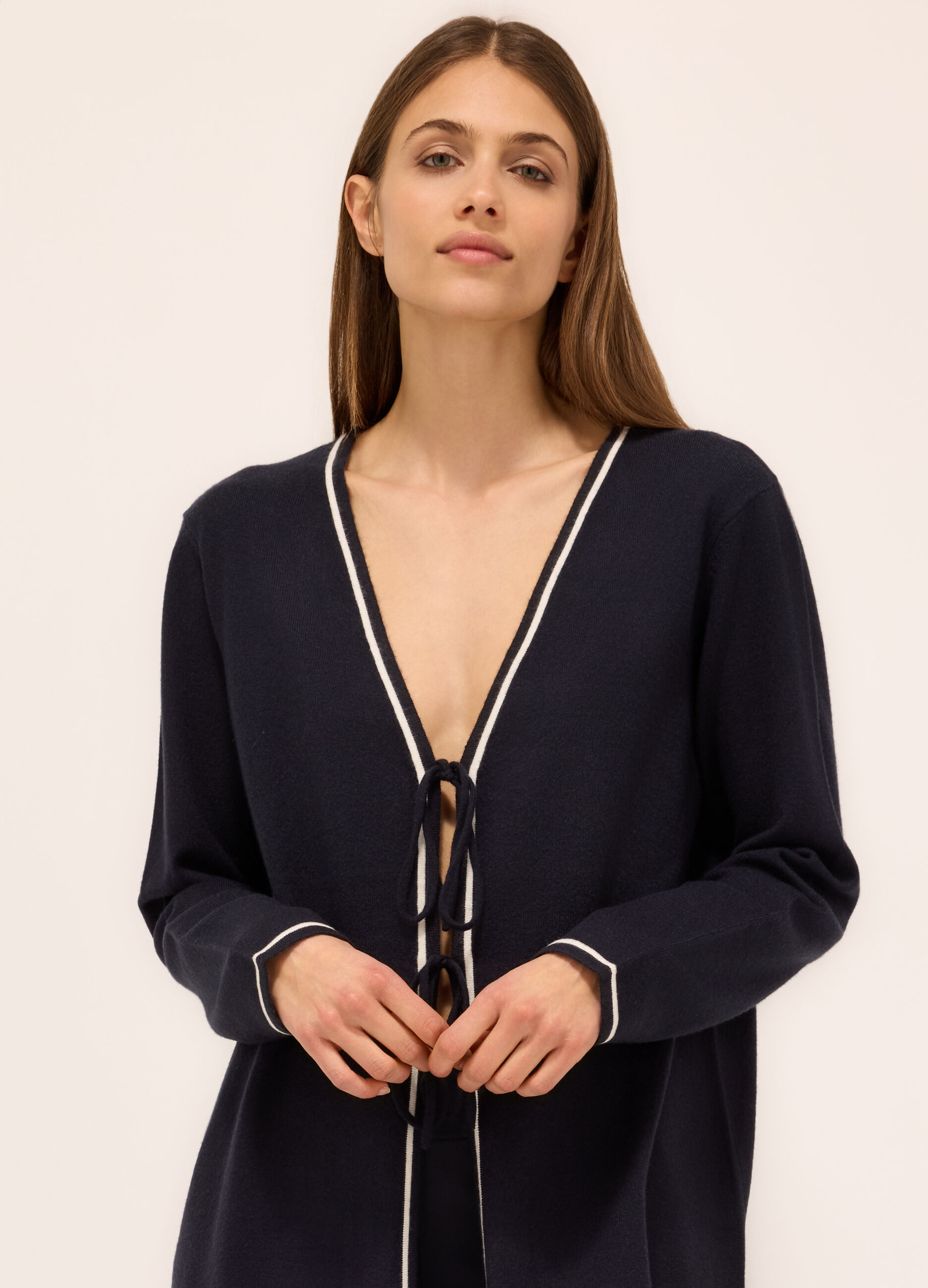 Cardigan tricot con scollo a V donna_2