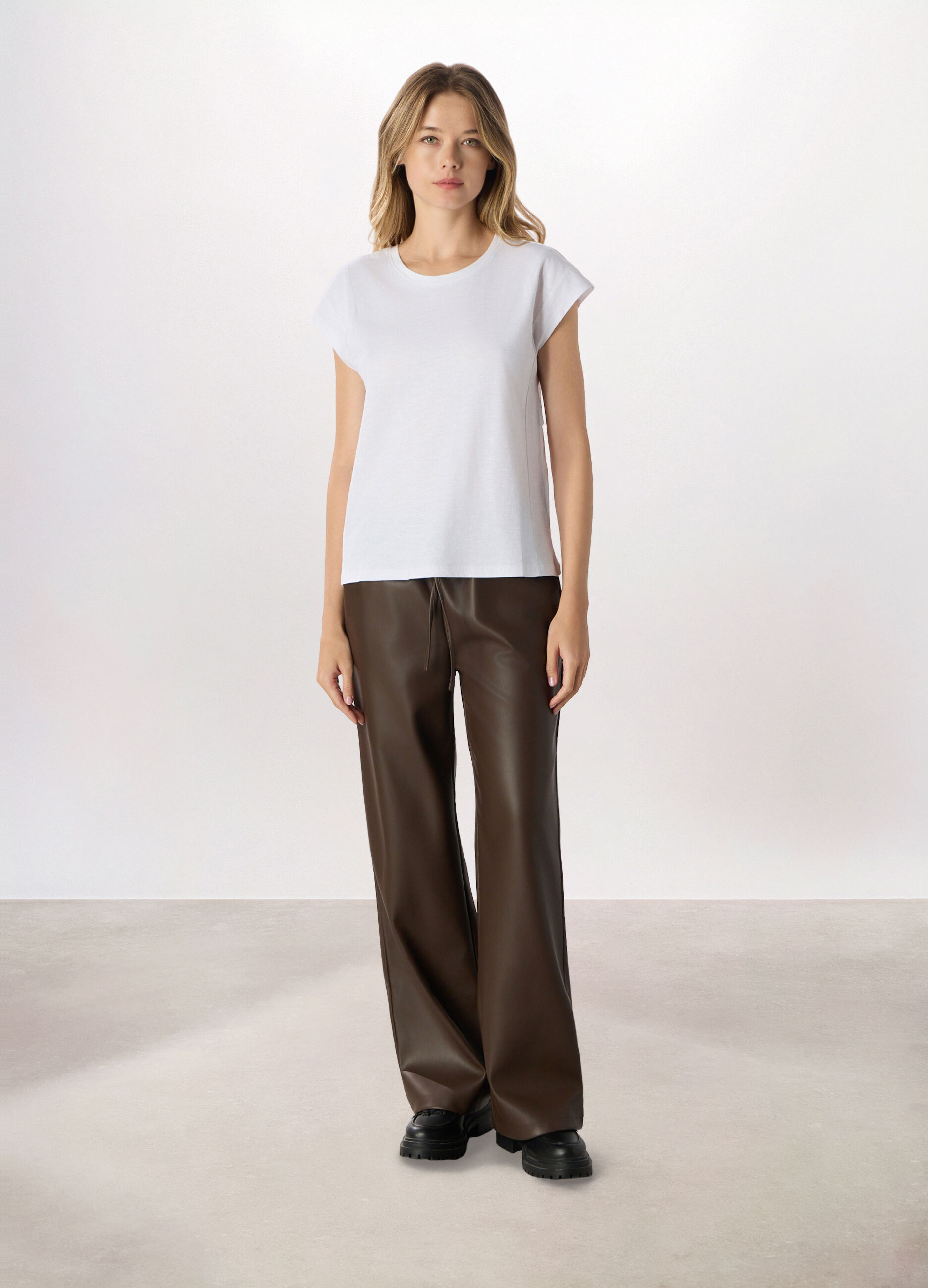 Pantaloni wide leg in eco pelle donna_0