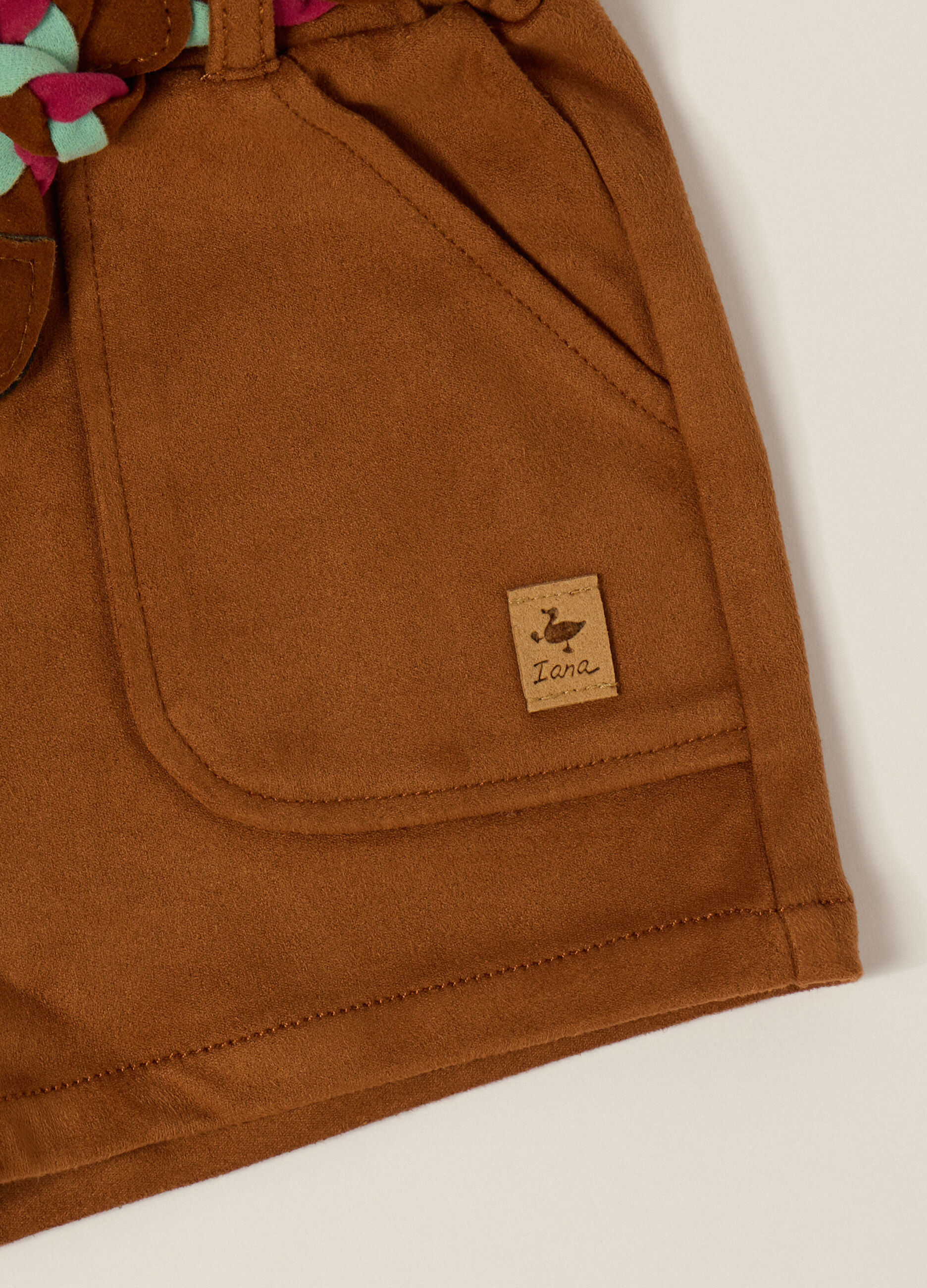 Shorts marroni con cintura intrecciata per bambina_3