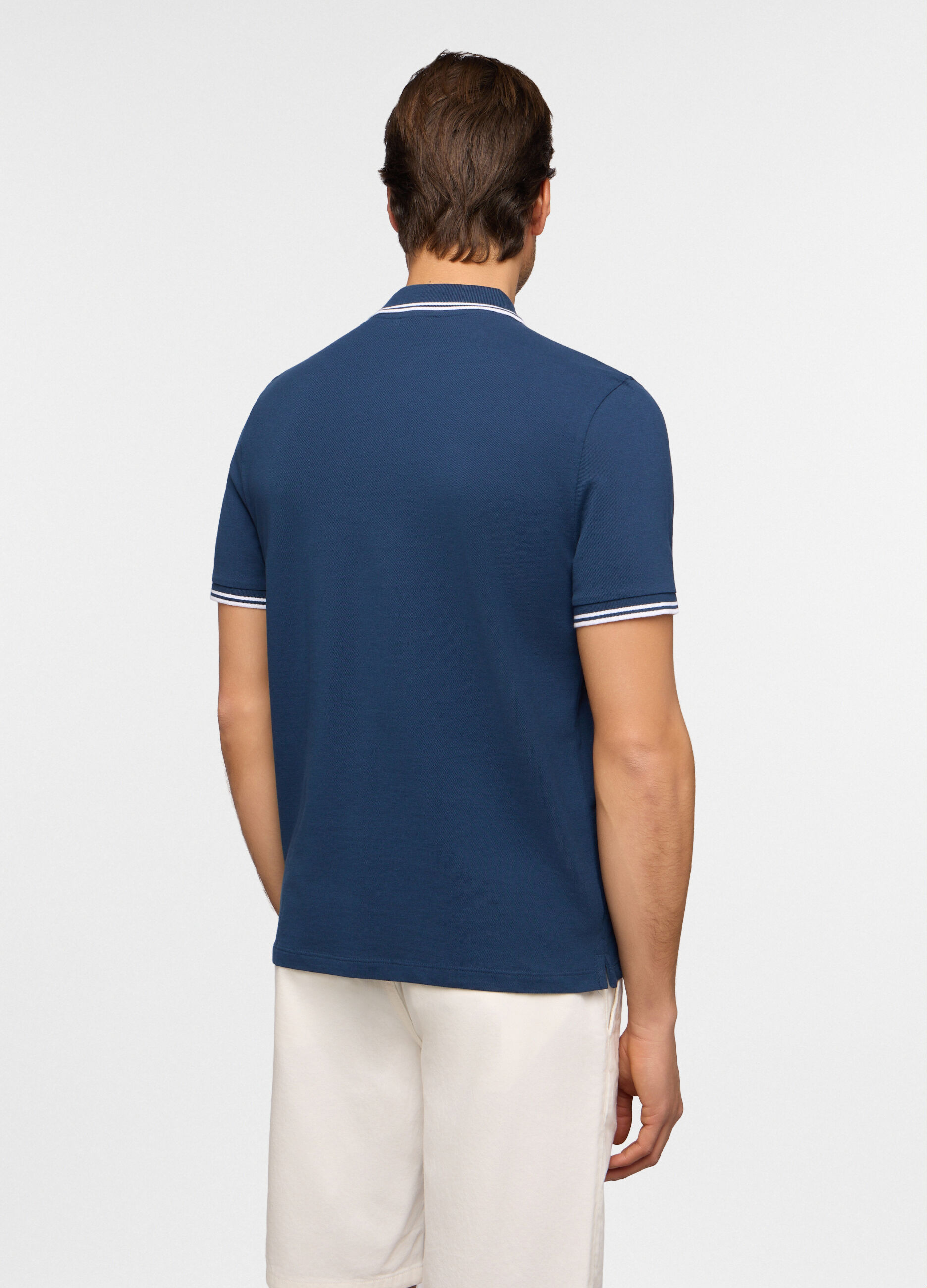 Polo a maniche corte con dettagli a contrasto uomo_1