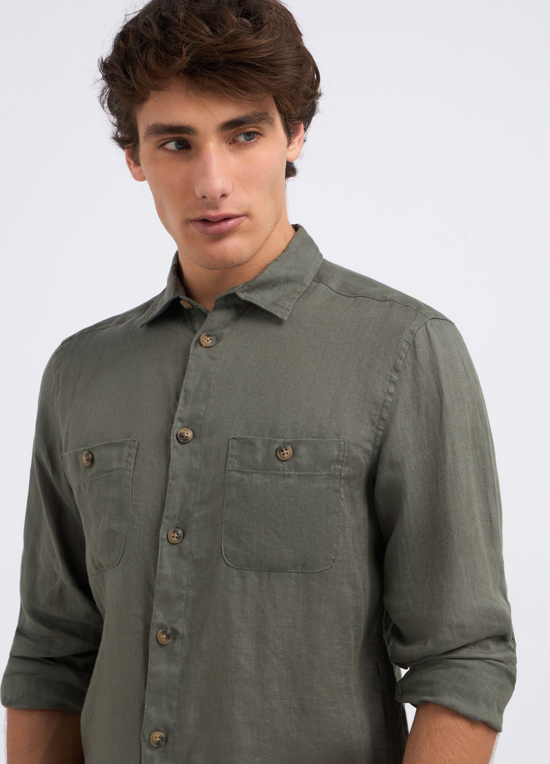 Camicia in puro lino con taschini uomo_2