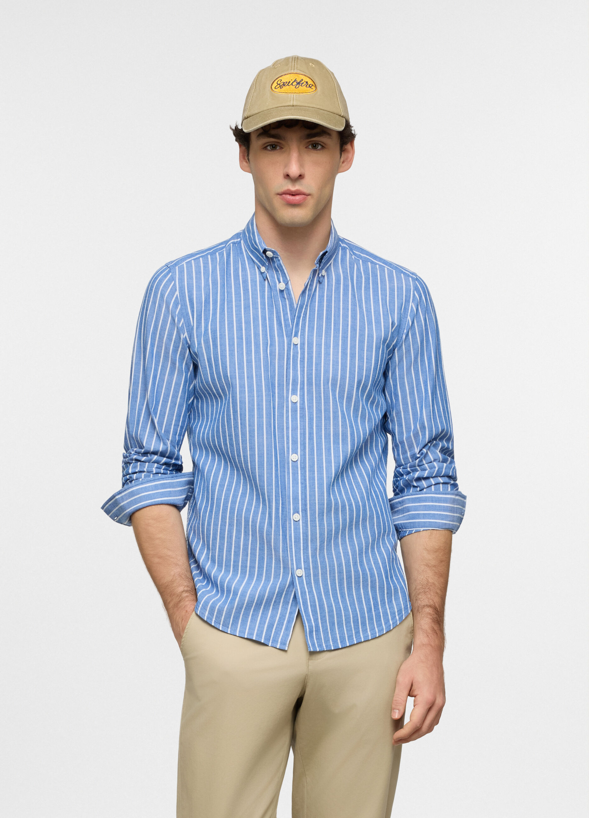 Camicia regular fit con colletto button down a righe uomo_0