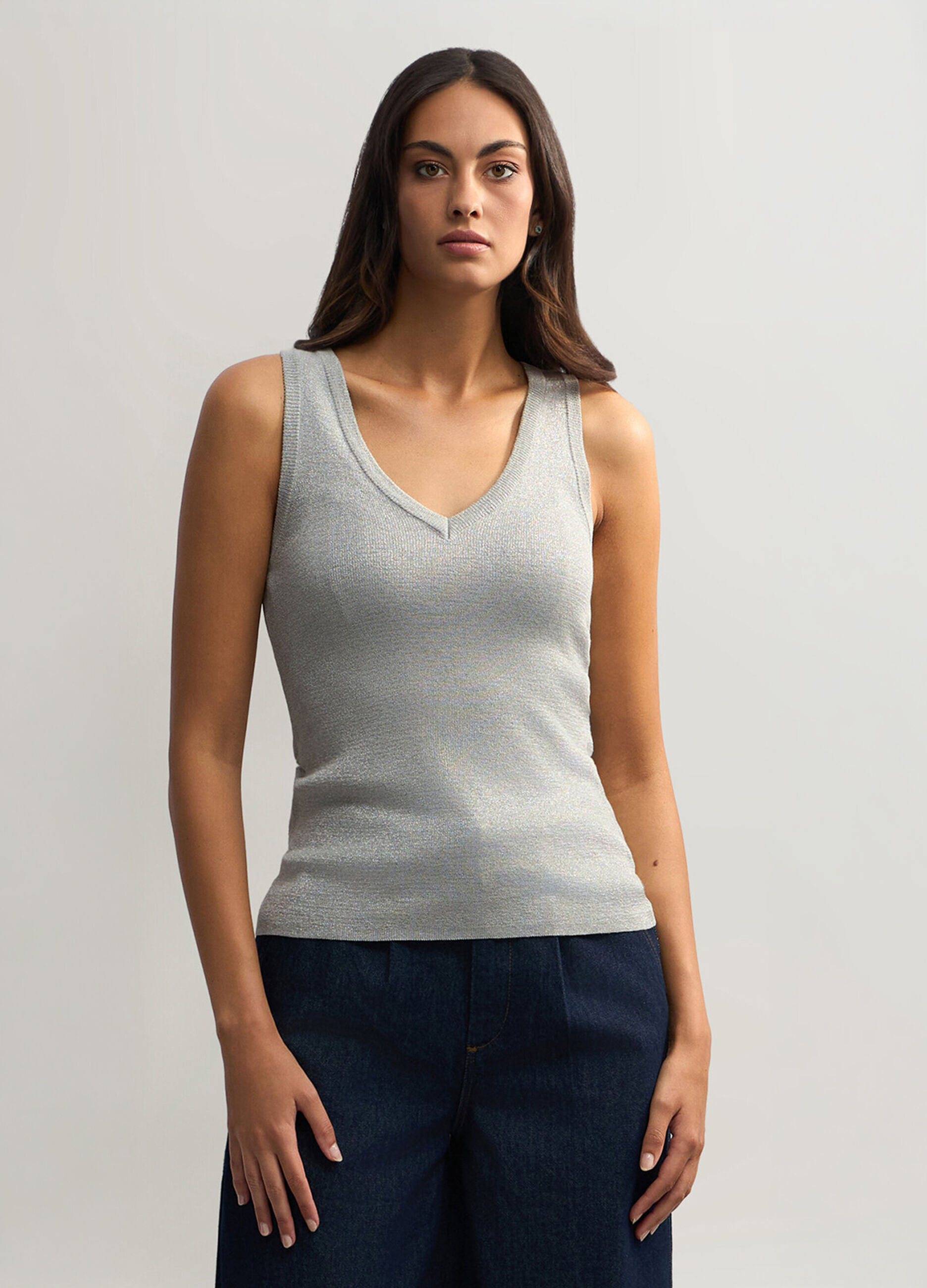 Canotta con scollo a V in costina donna_0