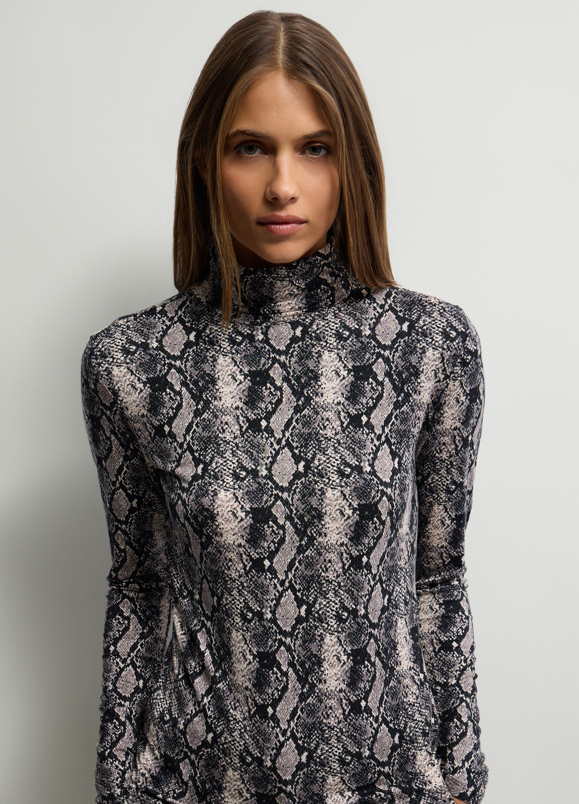 T-shirt a collo alto stretch donna_2
