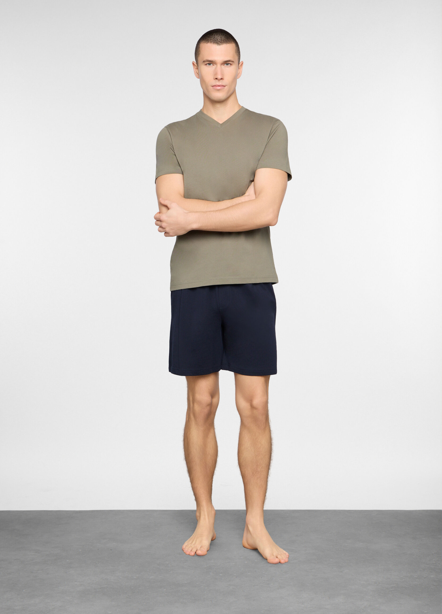 Pigiama corto con scollo a V uomo_0