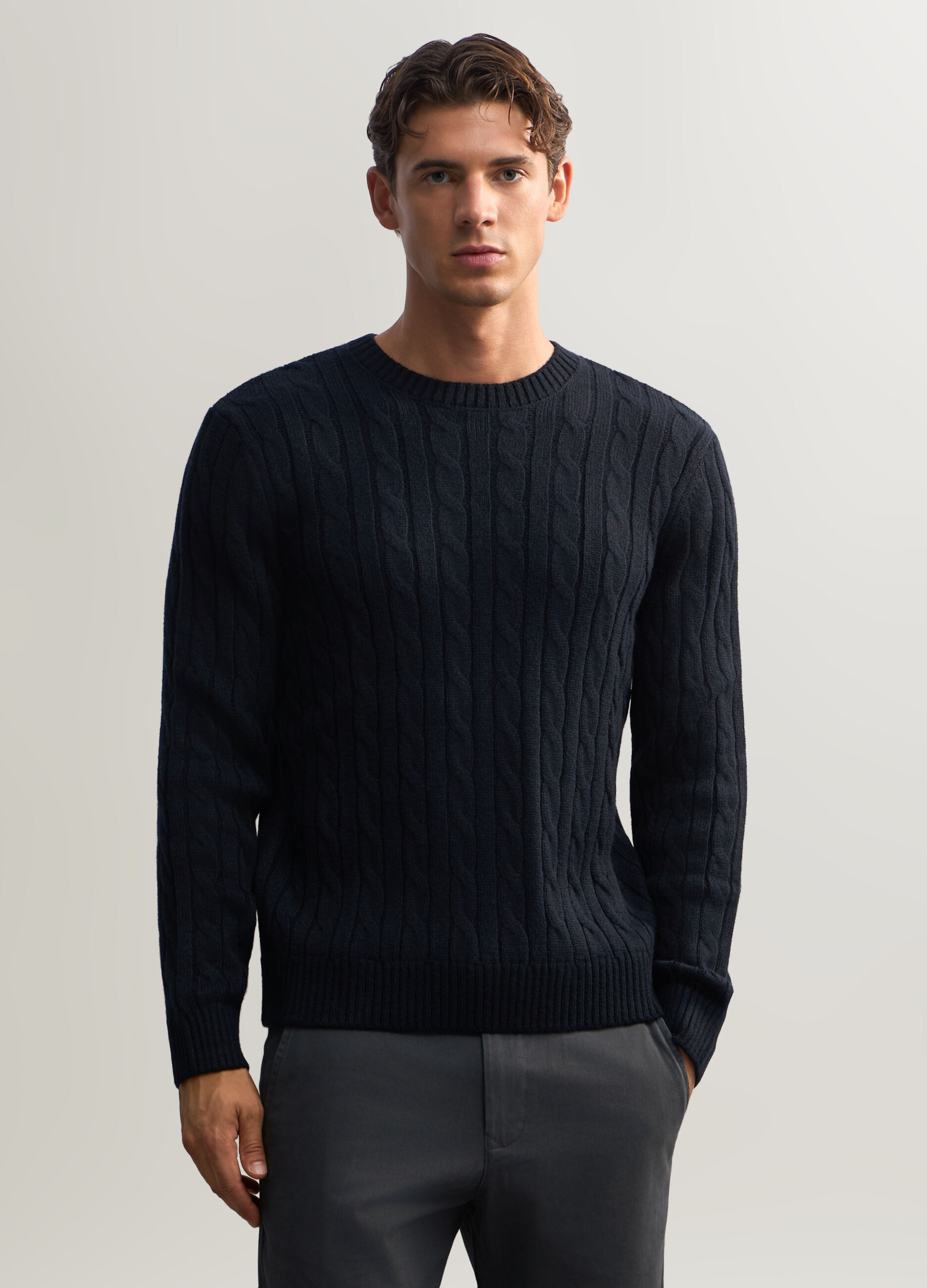 Maglione girocollo a trecce uomo_0