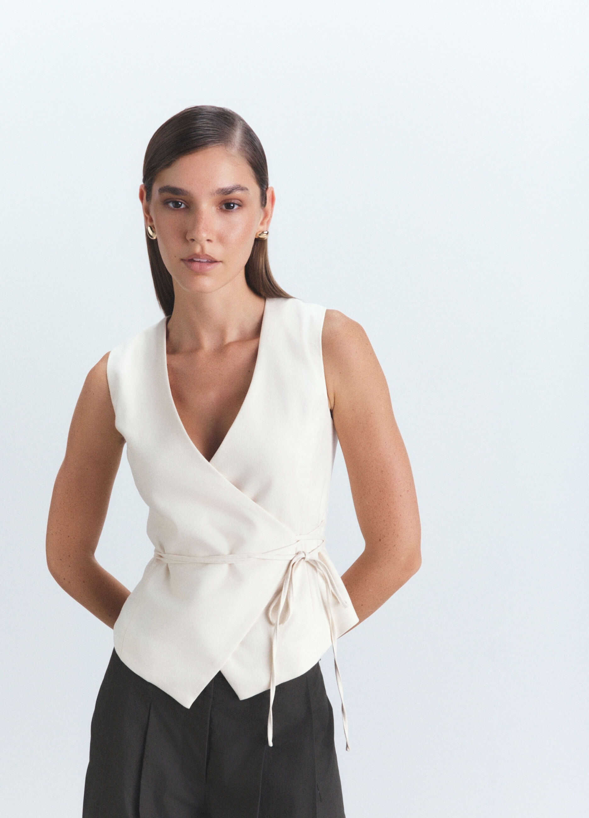 Gilet incrociato Slim Fit in twill misto viscosa donna_1
