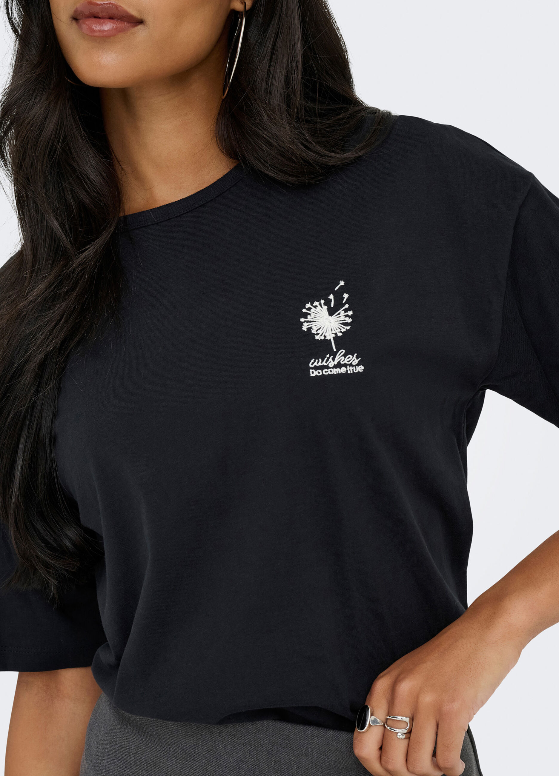 T-shirt con ricamo donna_5