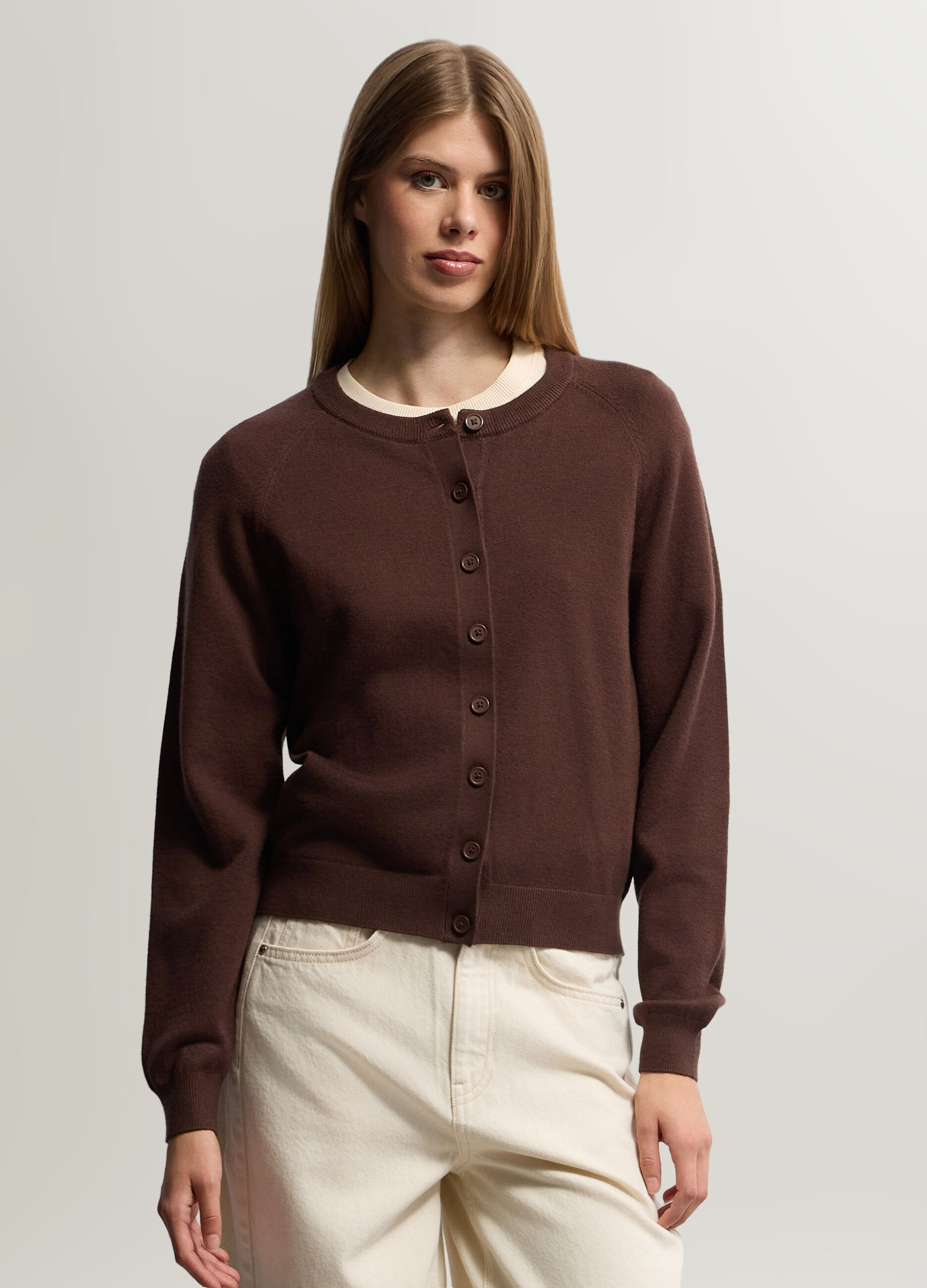 Cardigan girocollo in maglia rasata donna_0