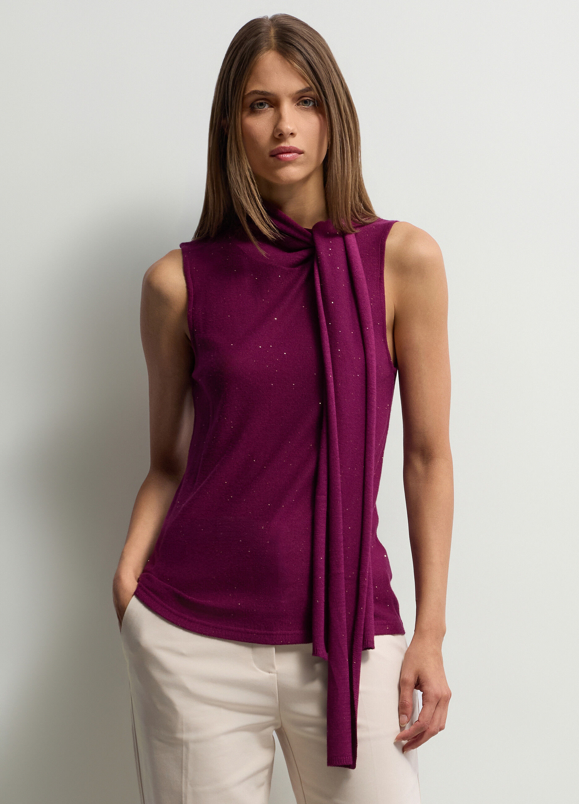 Top con nodo su scollo in maglia rasata donna_0