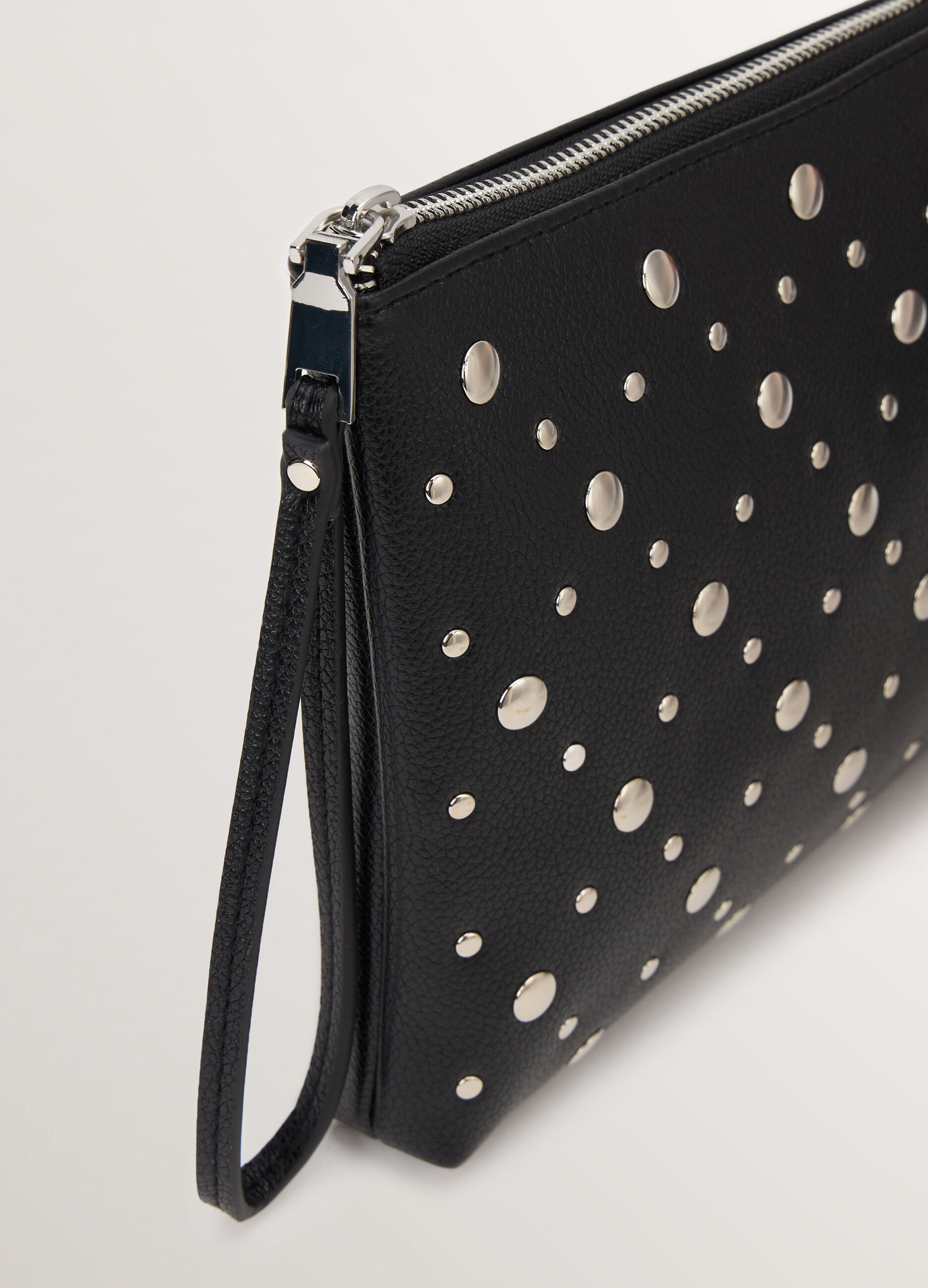 Pochette in eco pelle con borchie donna_2