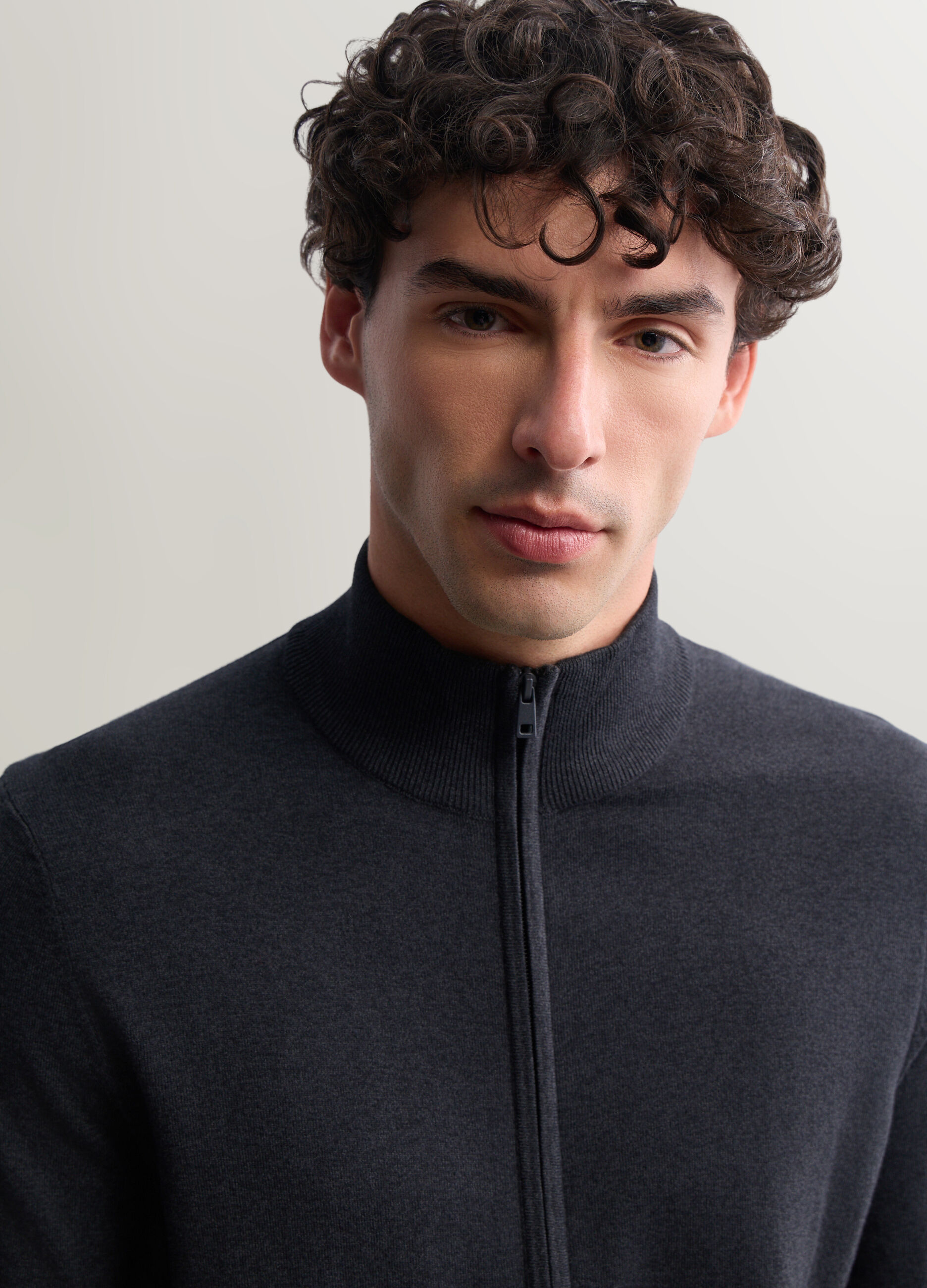 Cardigan in misto cotone con zip uomo_2