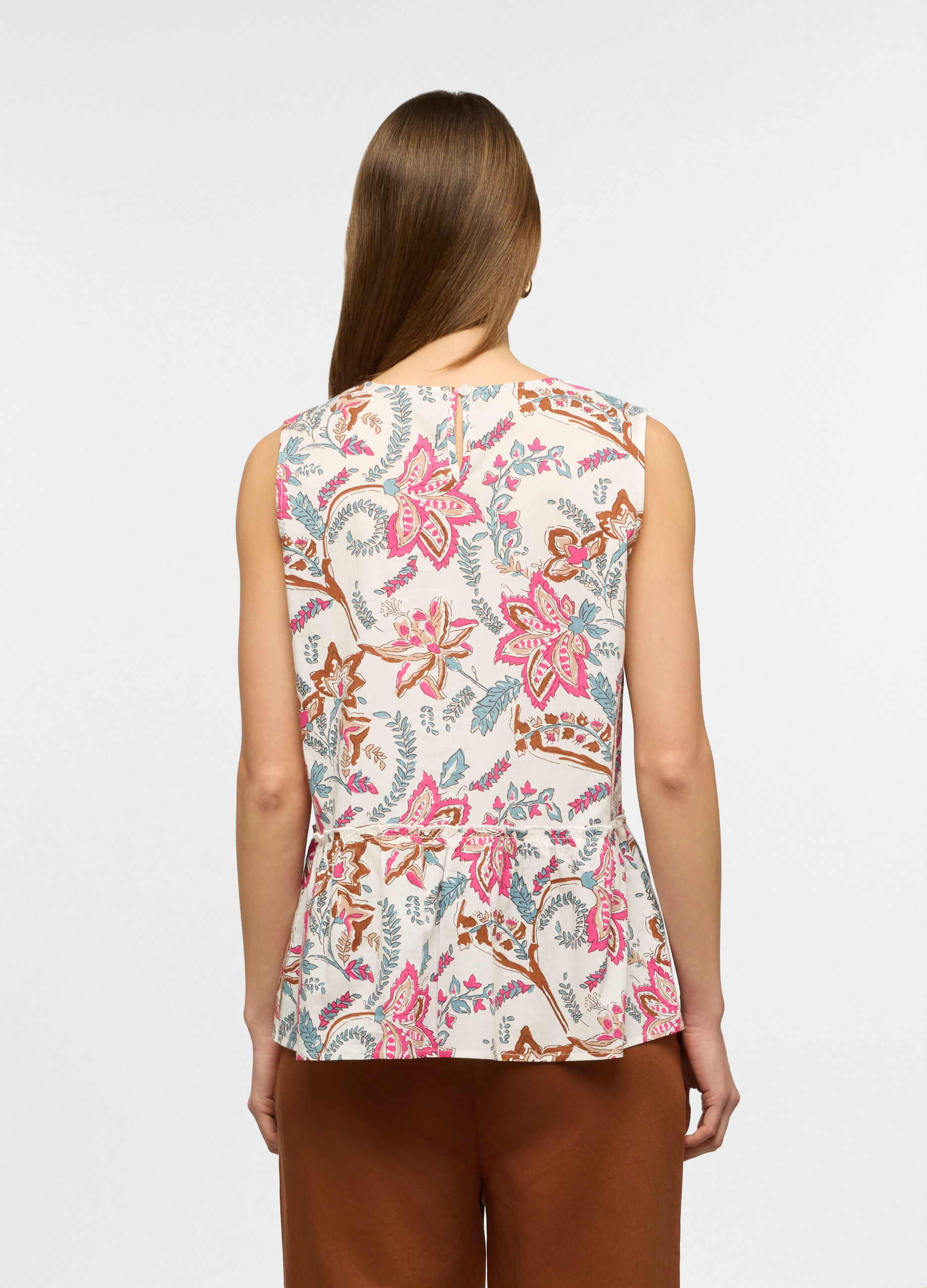 Top smanicato a girocollo in jersey donna_1