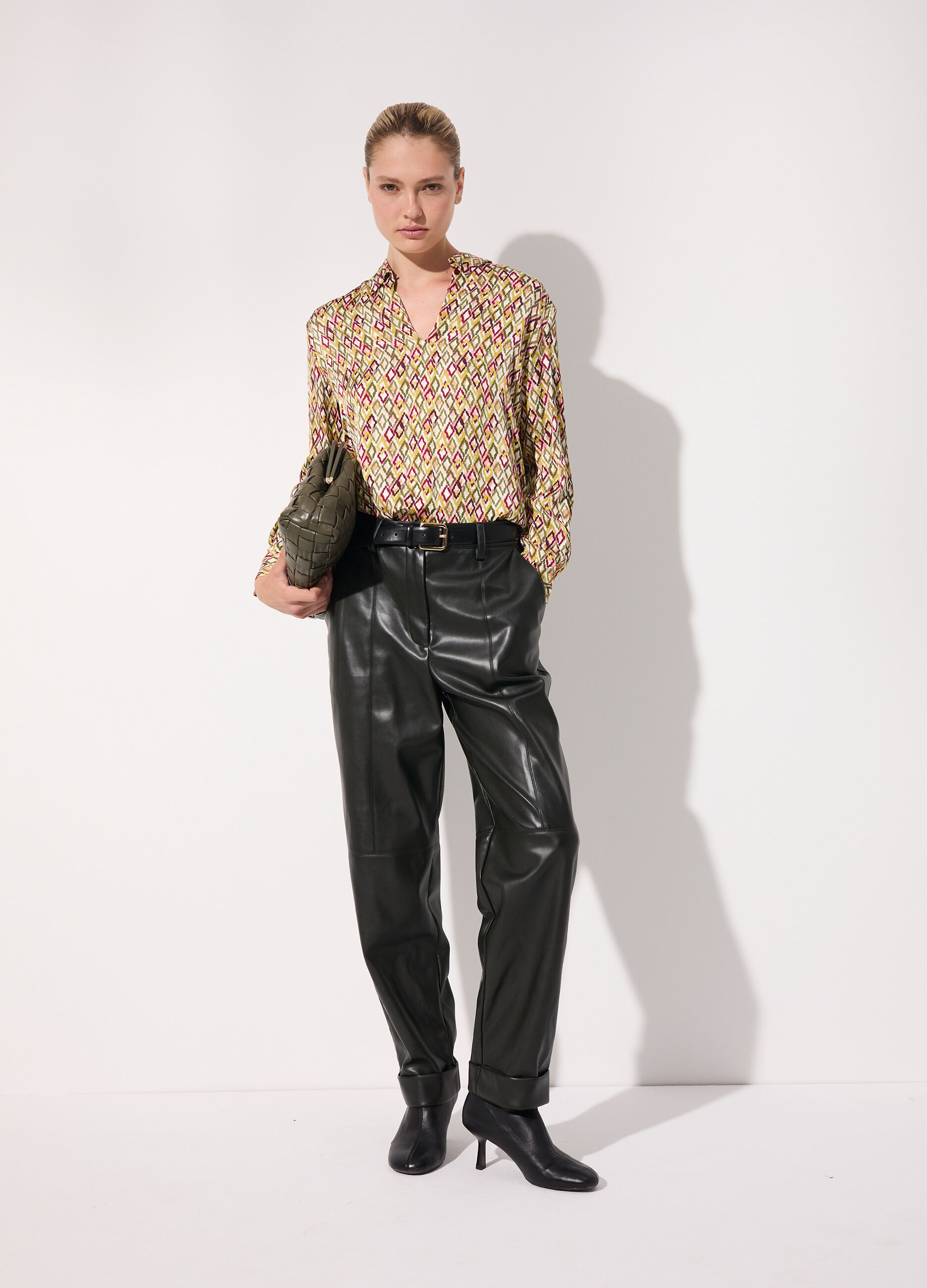 Camicia in viscosa satin in fantasia donna_0