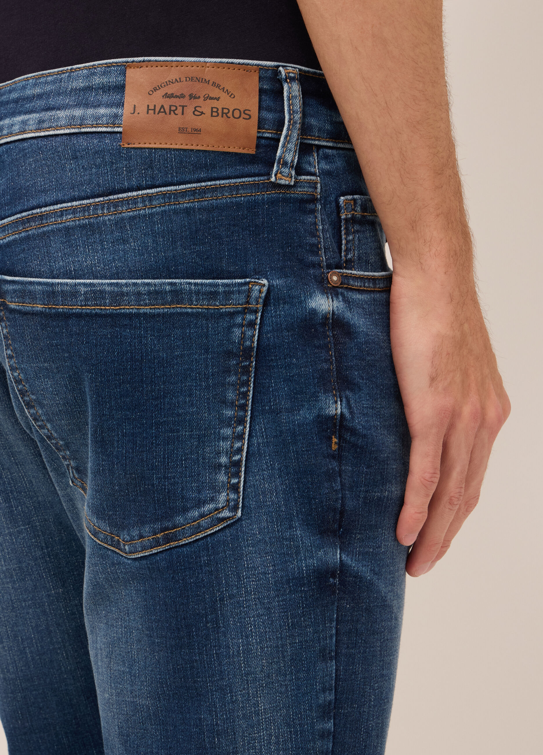 Jeans 5 tasche regular in denim di cotone stretch uomo_1