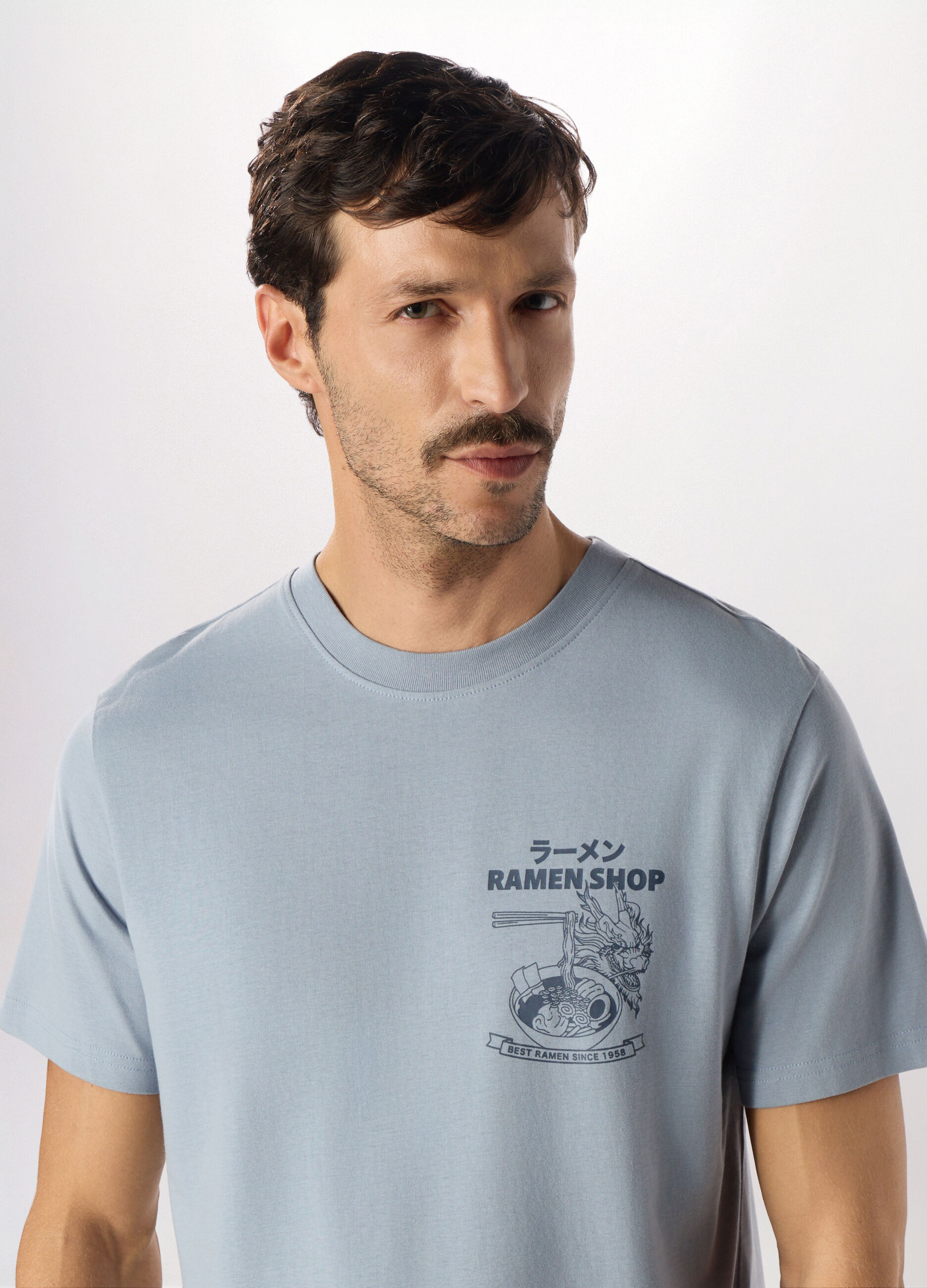 T-shirt girocollo con stampa ramen in cotone uomo_2