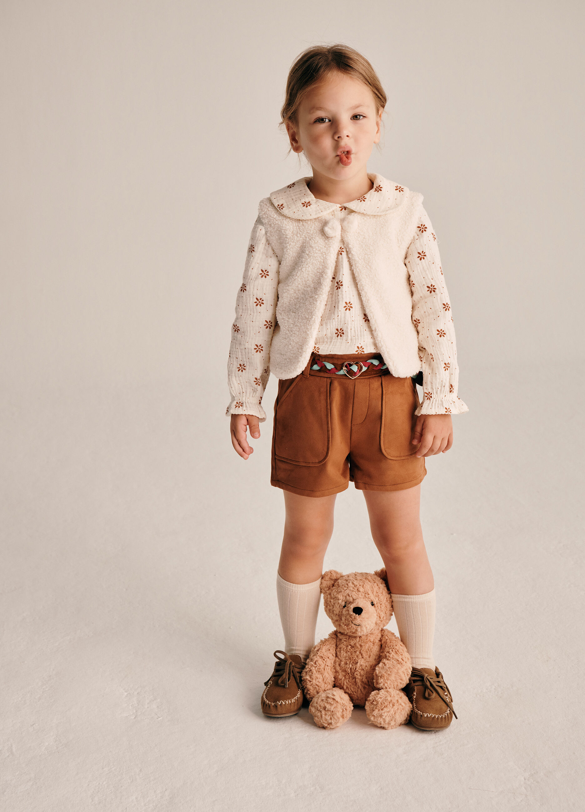 Shorts marroni con cintura intrecciata per bambina_0