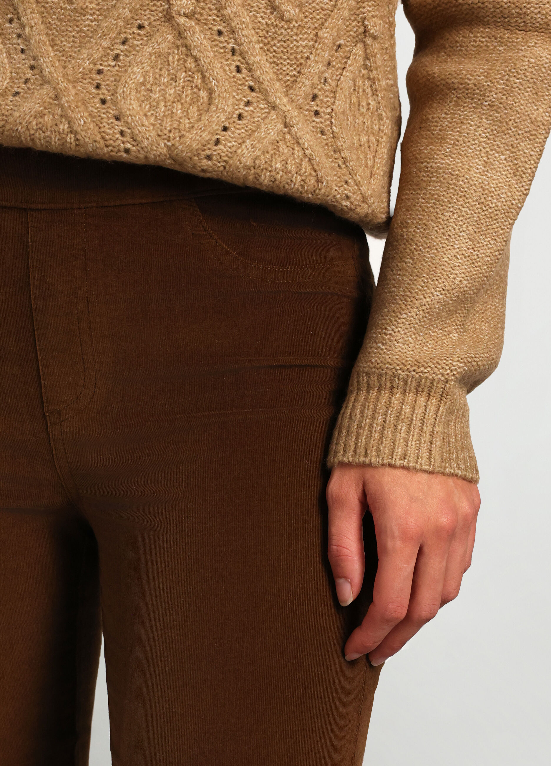 Pantaloni in velluto di cotone stretch donna_2