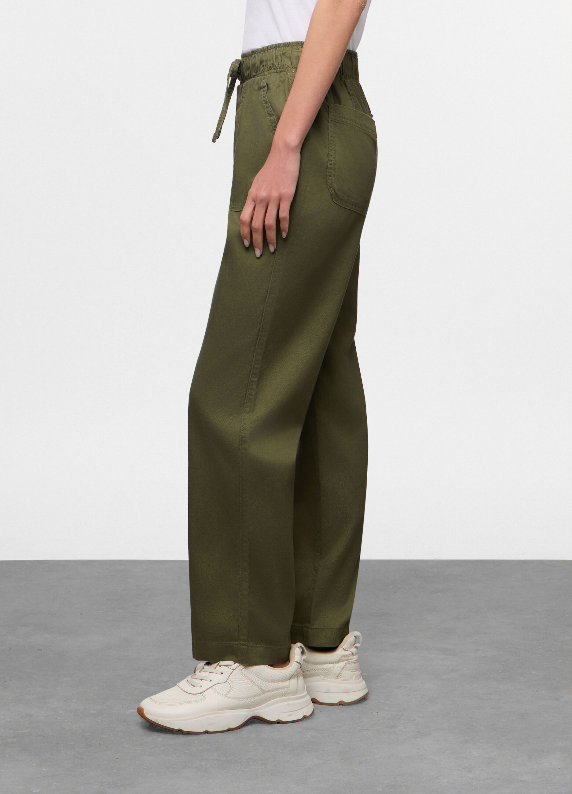 Jogger fit Regular con fondo elasticato in misto lyocell stretch donna _1